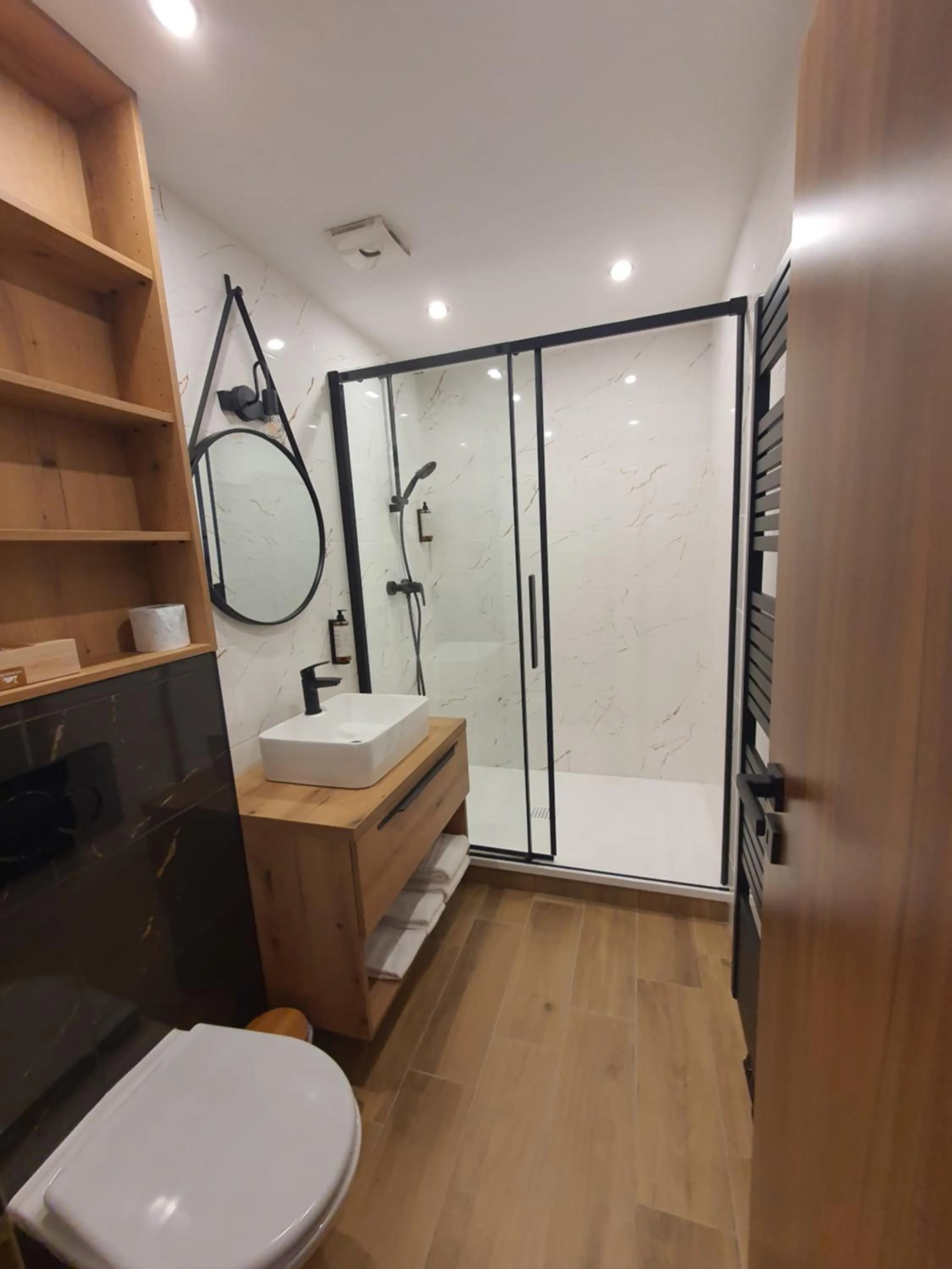 No 28 Rooms & Apartments