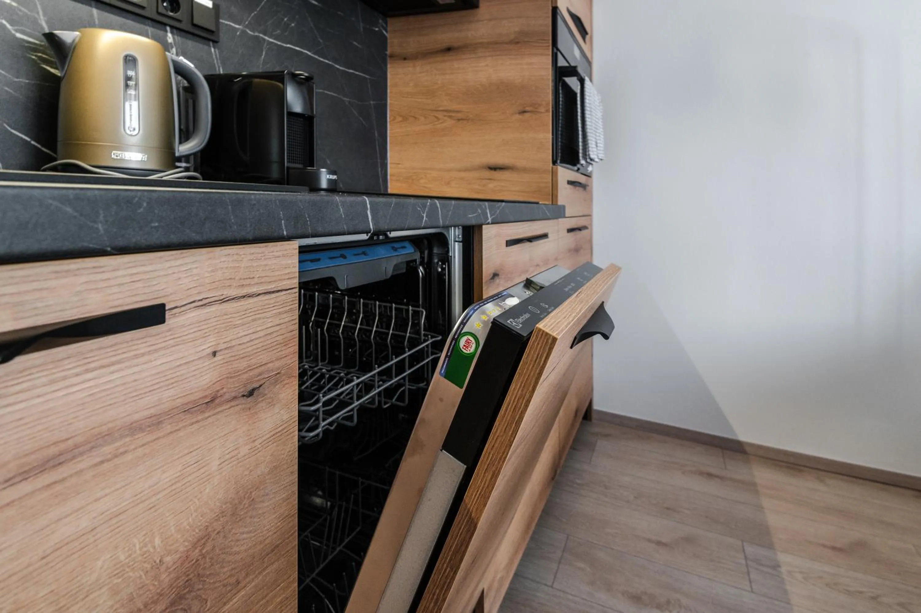 No 28 Rooms & Apartments