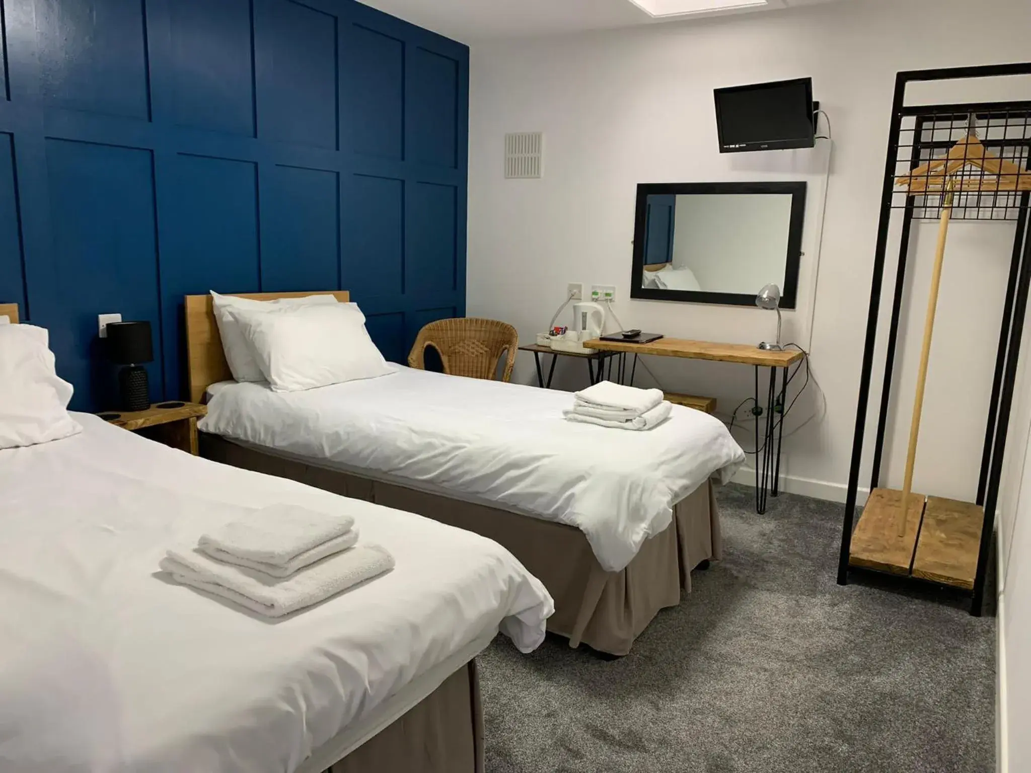 Twin Room in The Village Inn Twin Room in The Village Inn