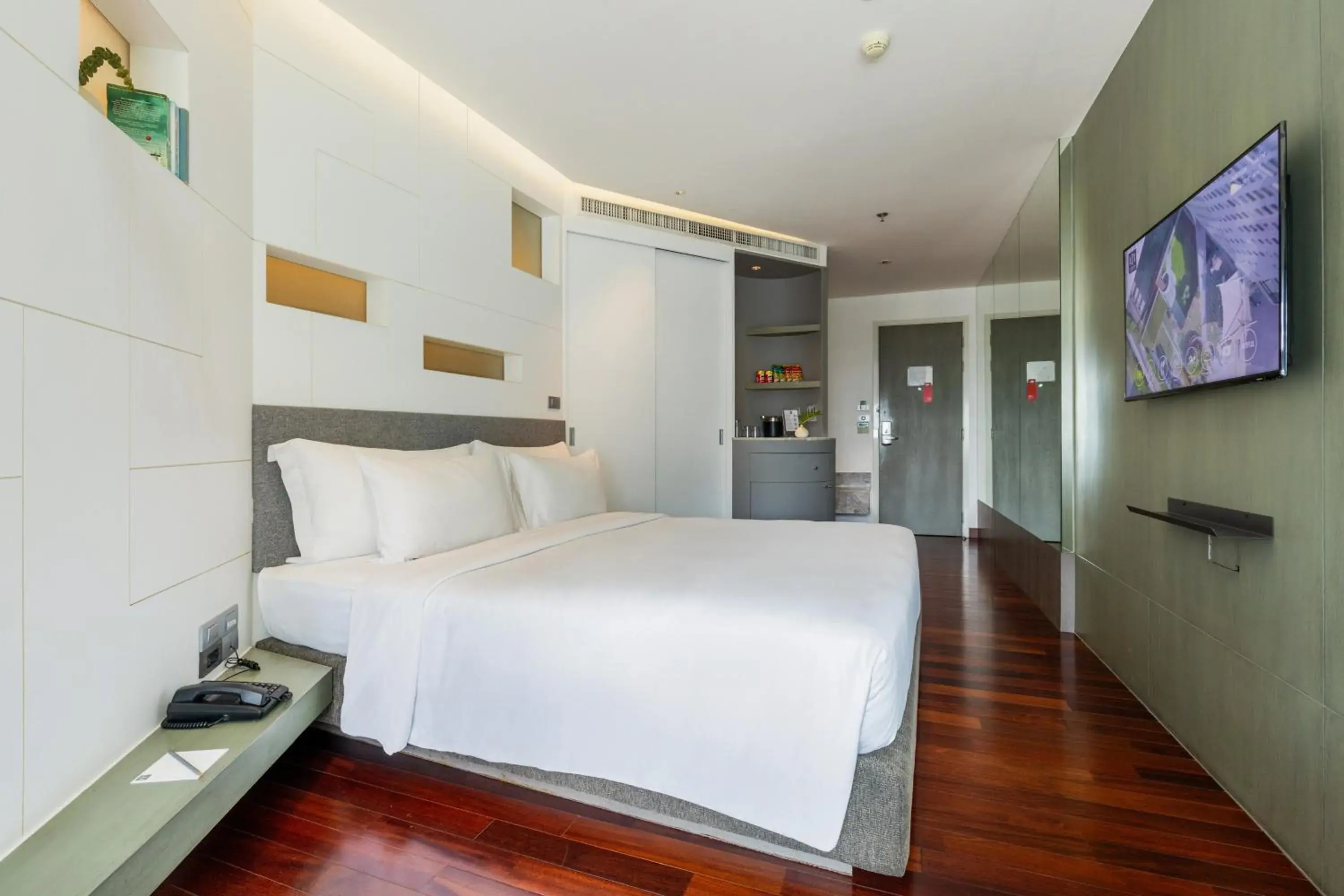 Bed in LiT BANGKOK Hotel Bed in LiT BANGKOK Hotel