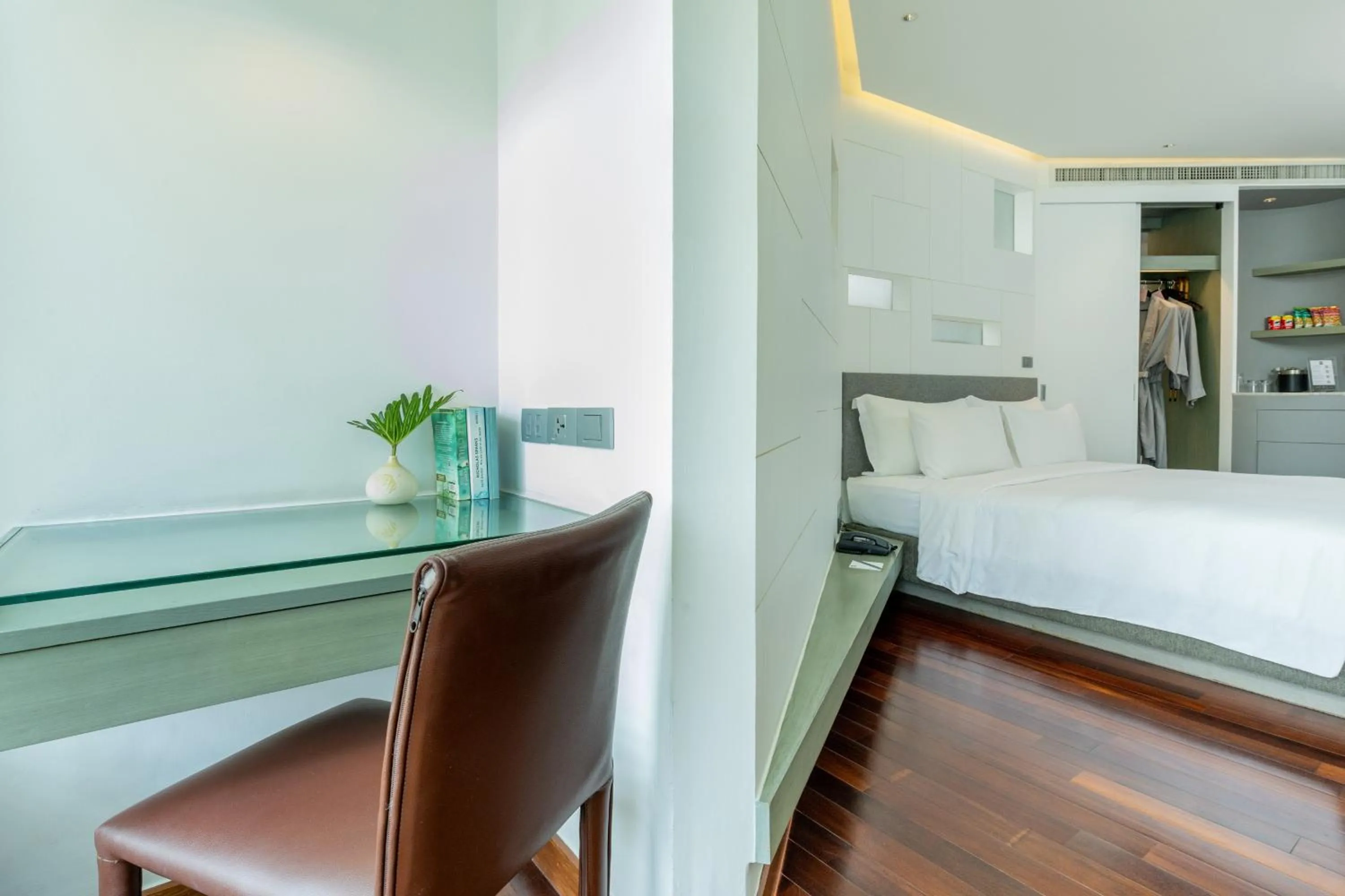 Seating area, Bed in LiT BANGKOK Hotel