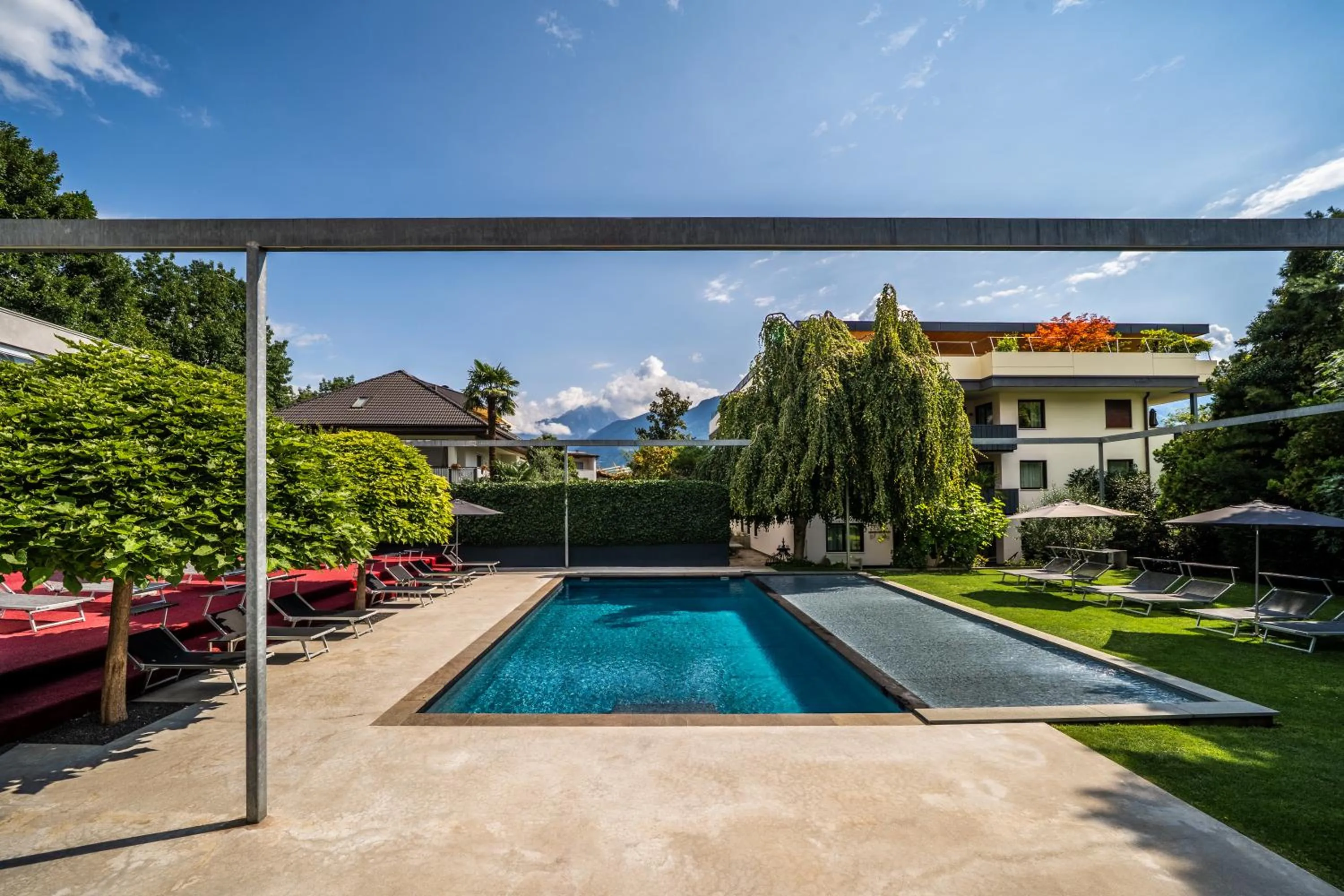 Property building in goldfinger + suites