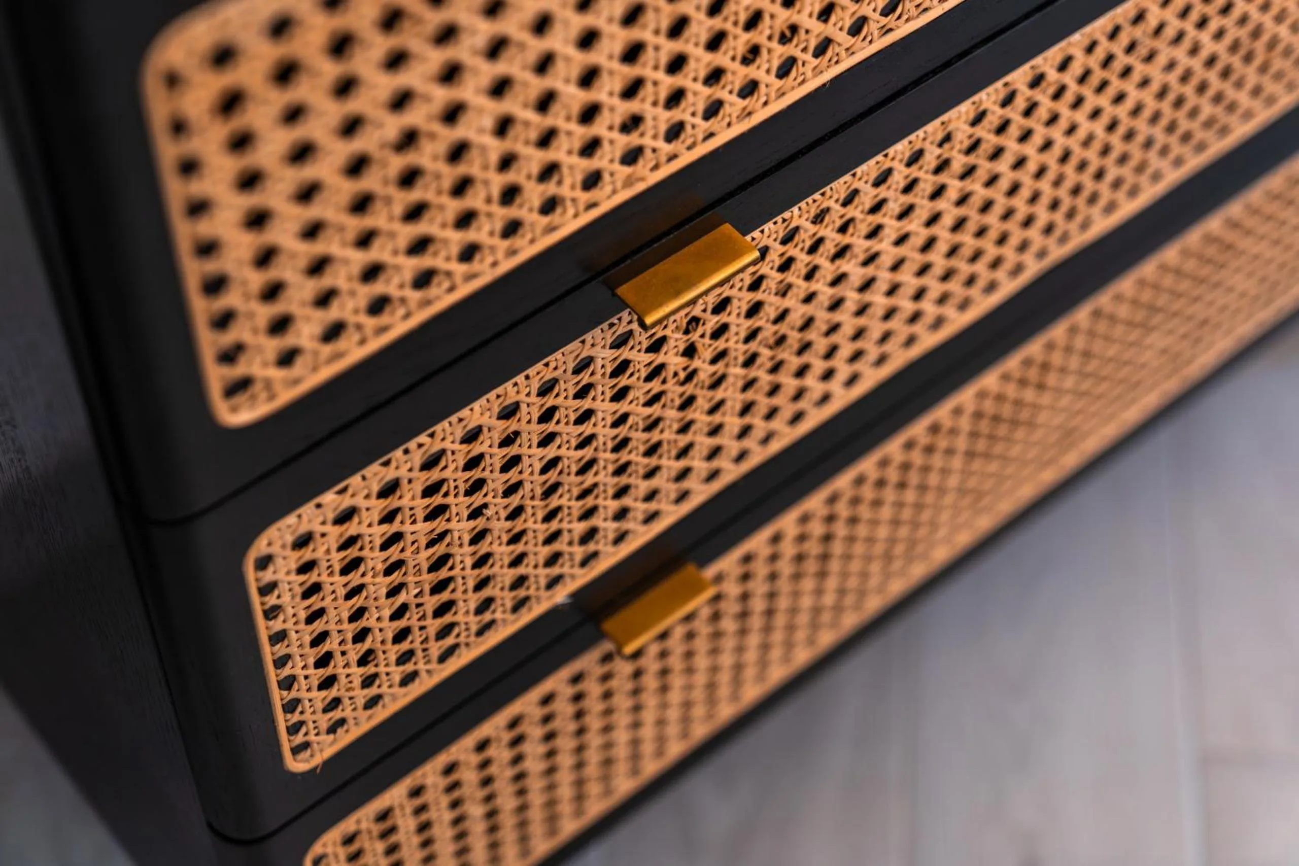 Decorative detail in goldfinger + suites