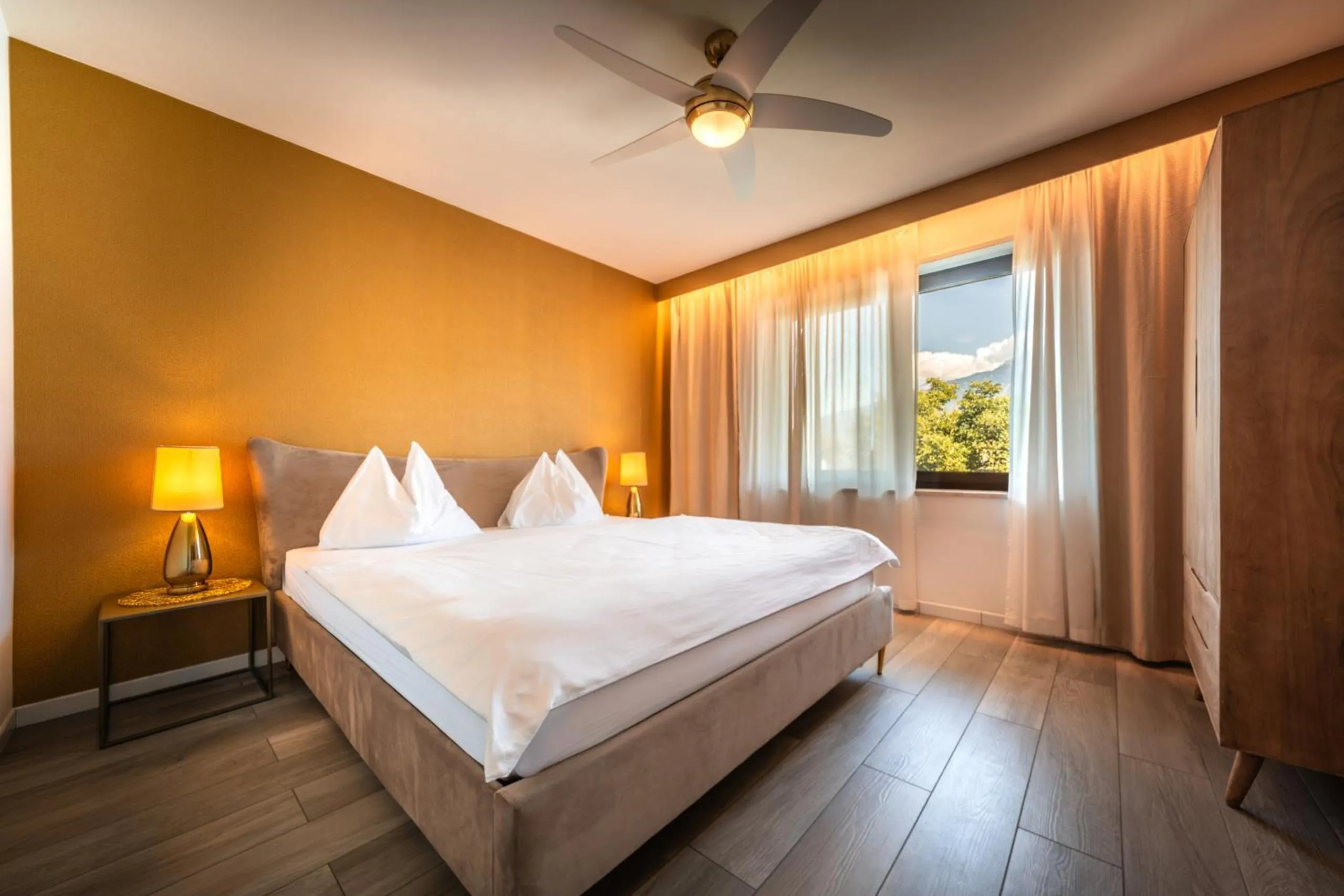 Bed in goldfinger + suites