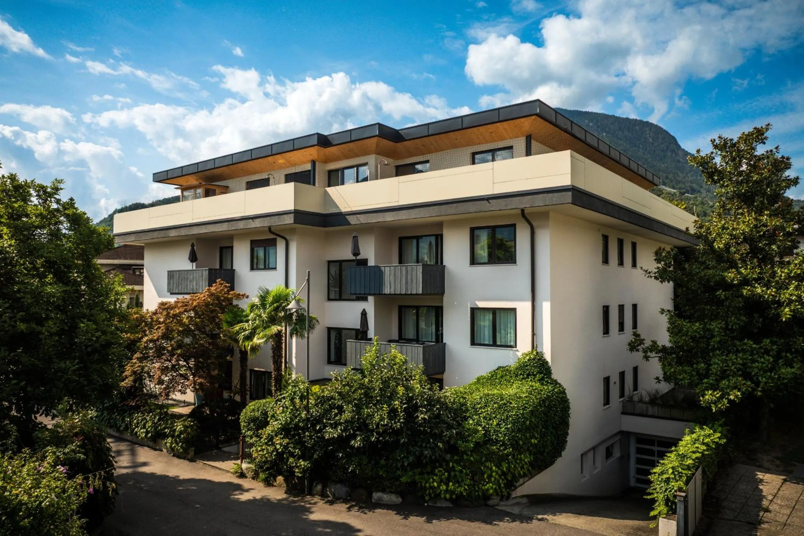 Property building in goldfinger + suites