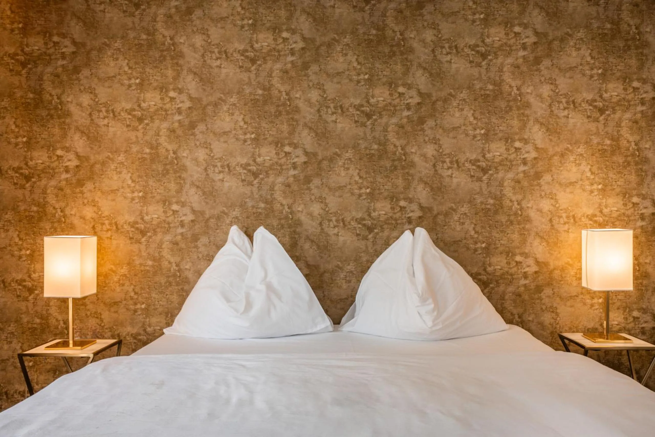 Bed in goldfinger + suites