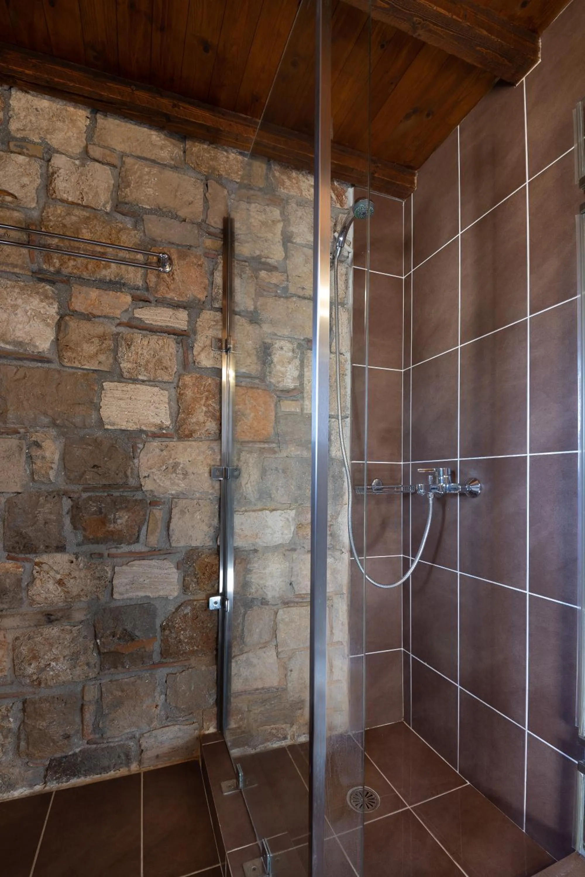 Shower in Enalio Suites