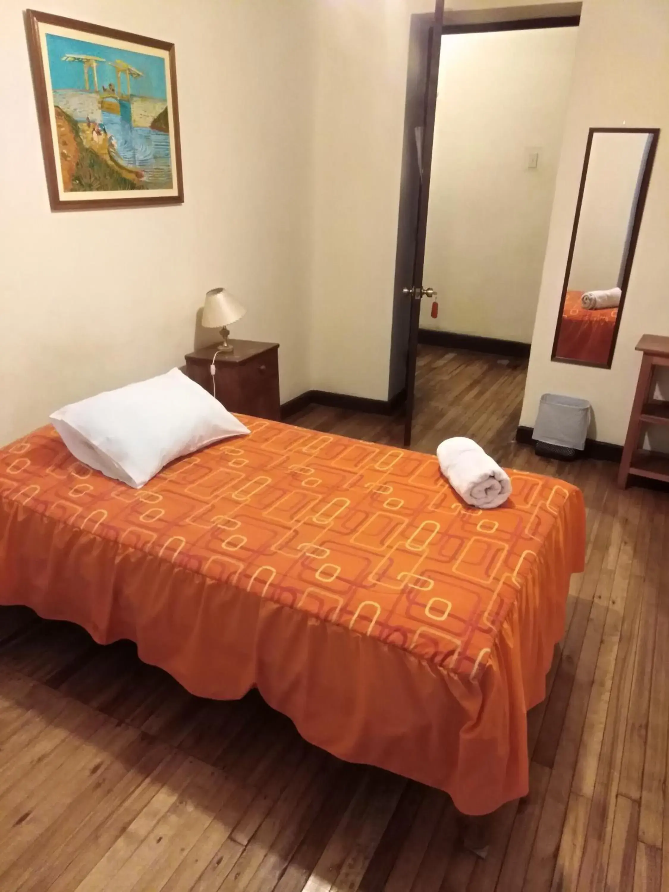 Single Room in El Tuco Hotel Single Room in El Tuco Hotel