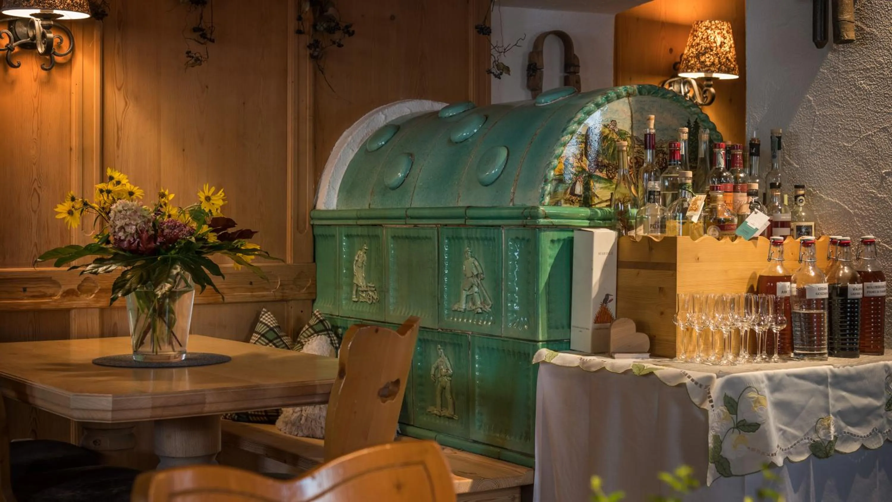 Communal lounge/ TV room in Geniesserhotel Messnerwirt Olang