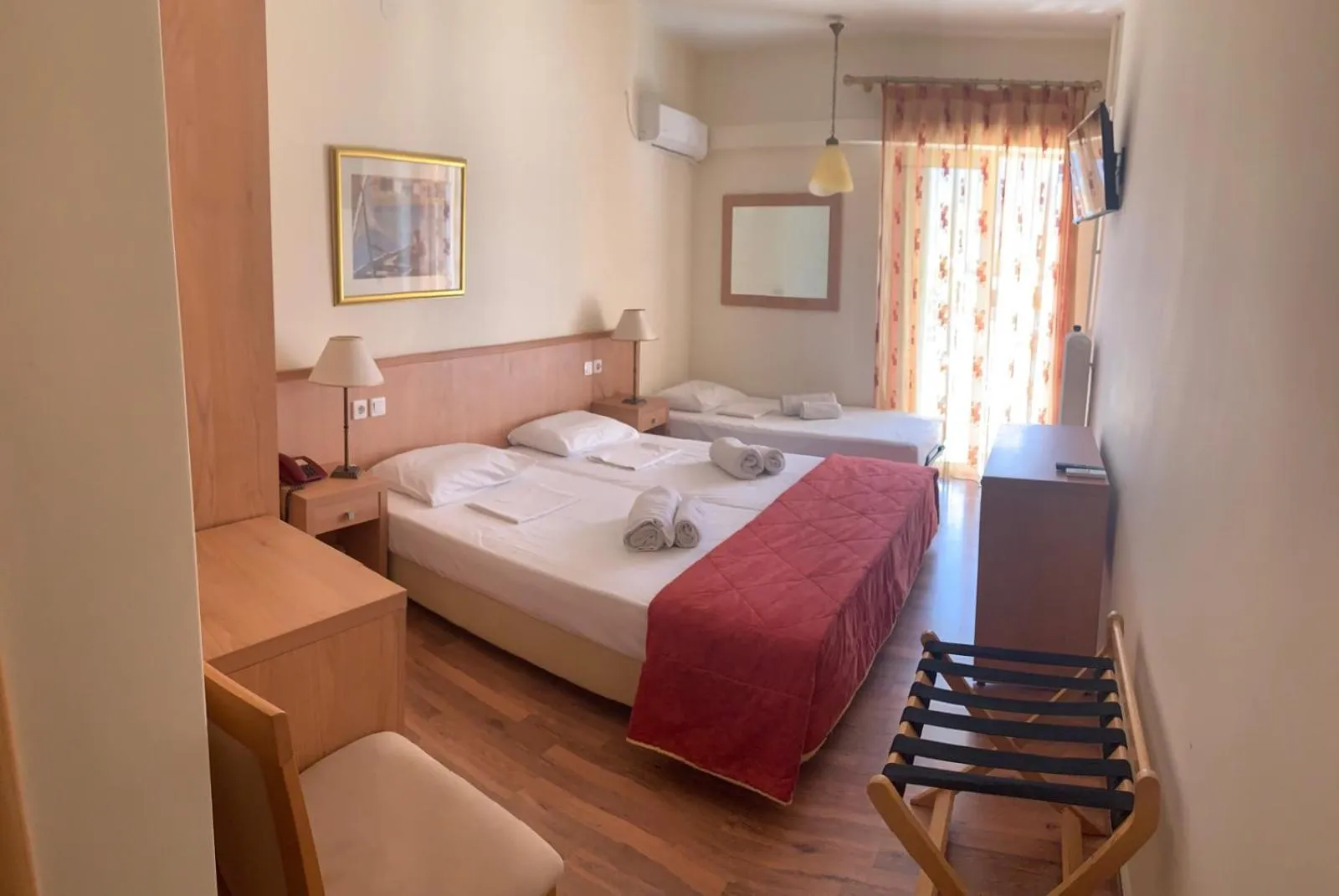 Triple Room in Saronis Hotel