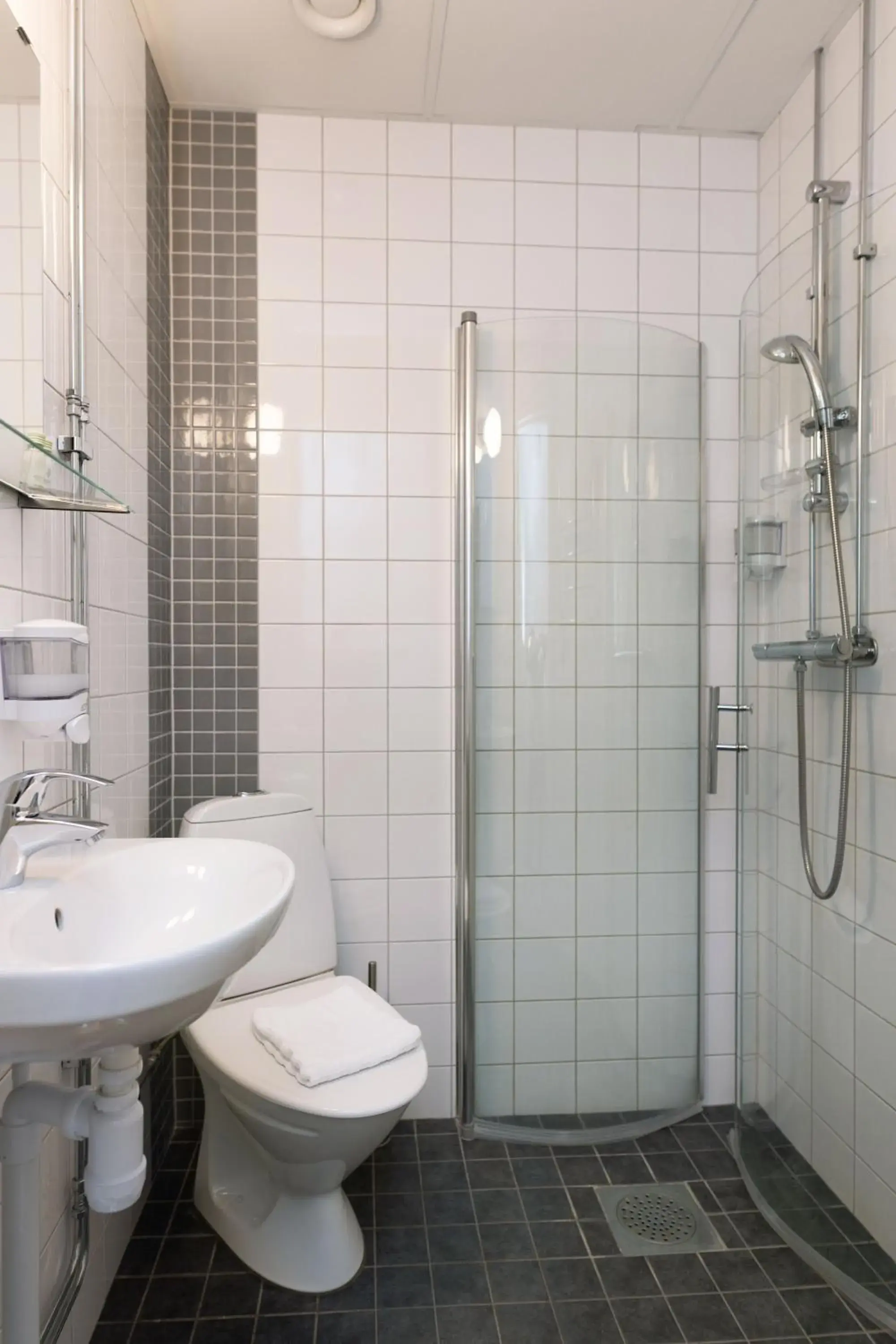 Small Single Room with Private Bathroom in Hotel Söder Small Single Room with Private Bathroom in Hotel Söder