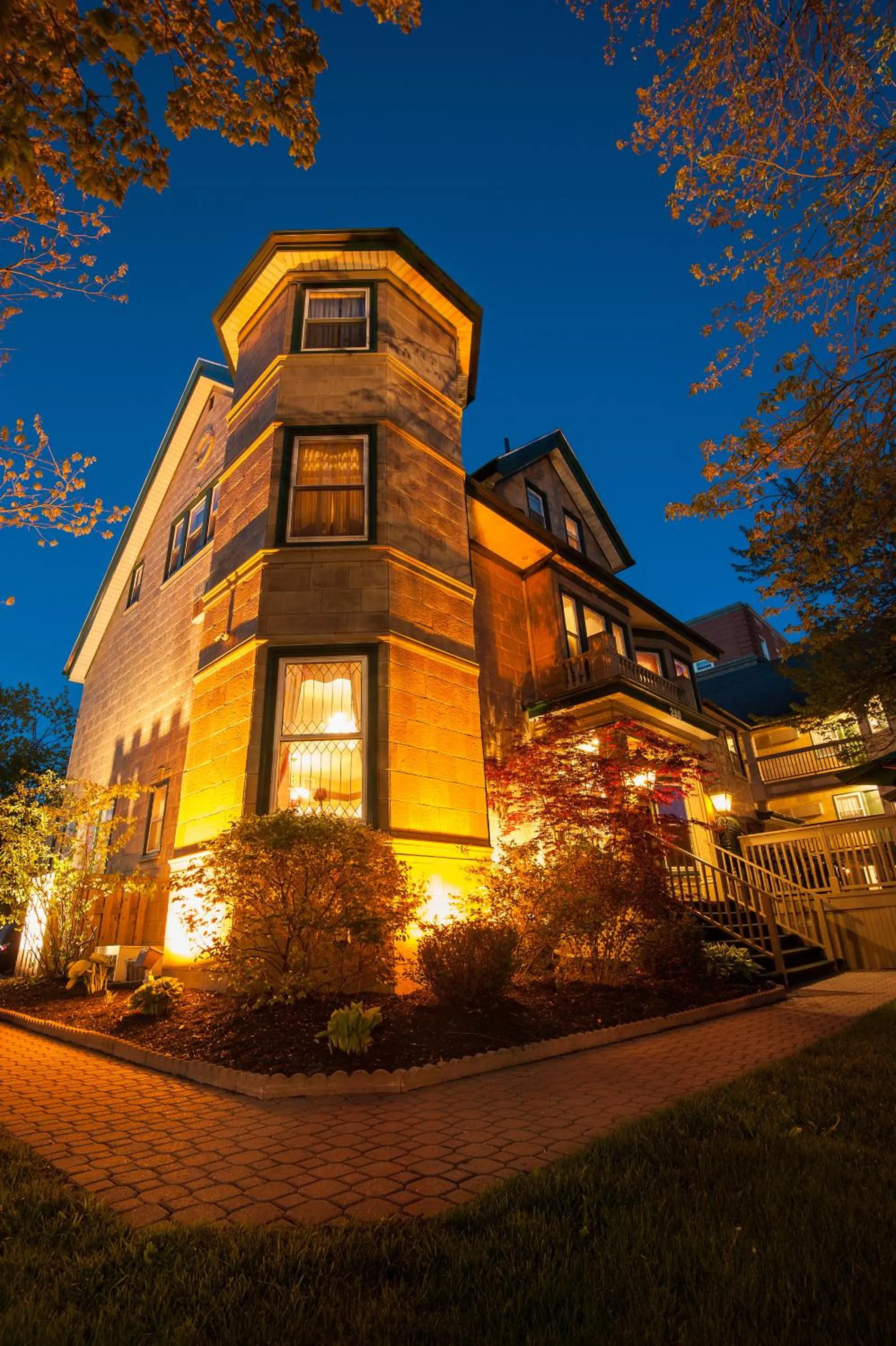 Facade/entrance in Dundee Arms Inn