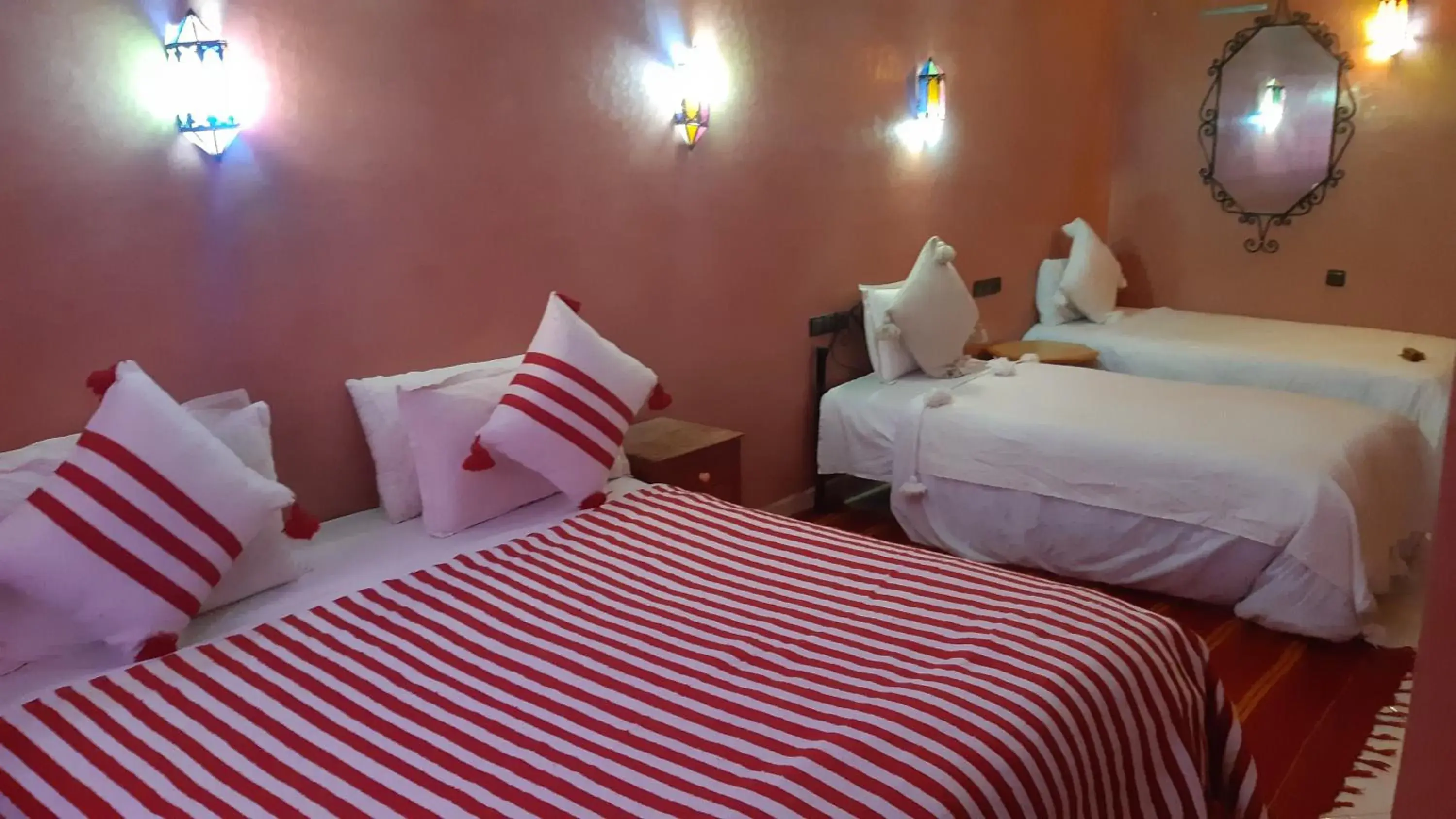 Quadruple Room with Garden View in Hôtel Restaurant Dar Al Madina Quadruple Room with Garden View in Hôtel Restaurant Dar Al Madina