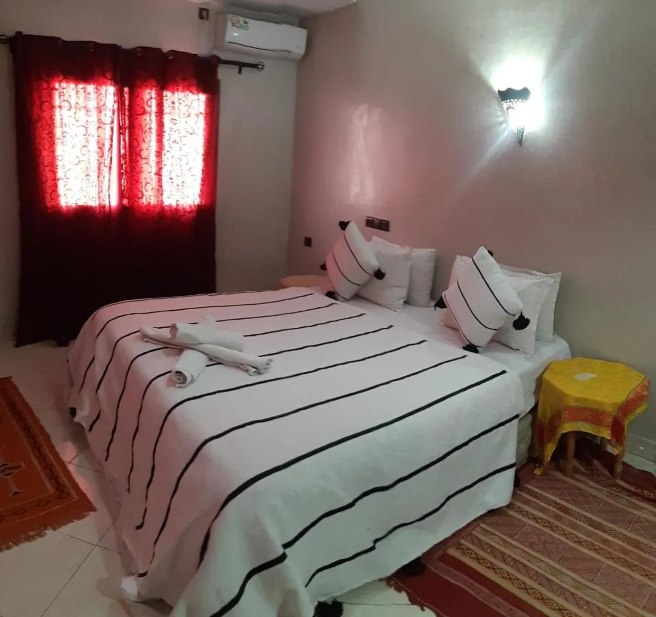 Bed in Hôtel Restaurant Dar Al Madina