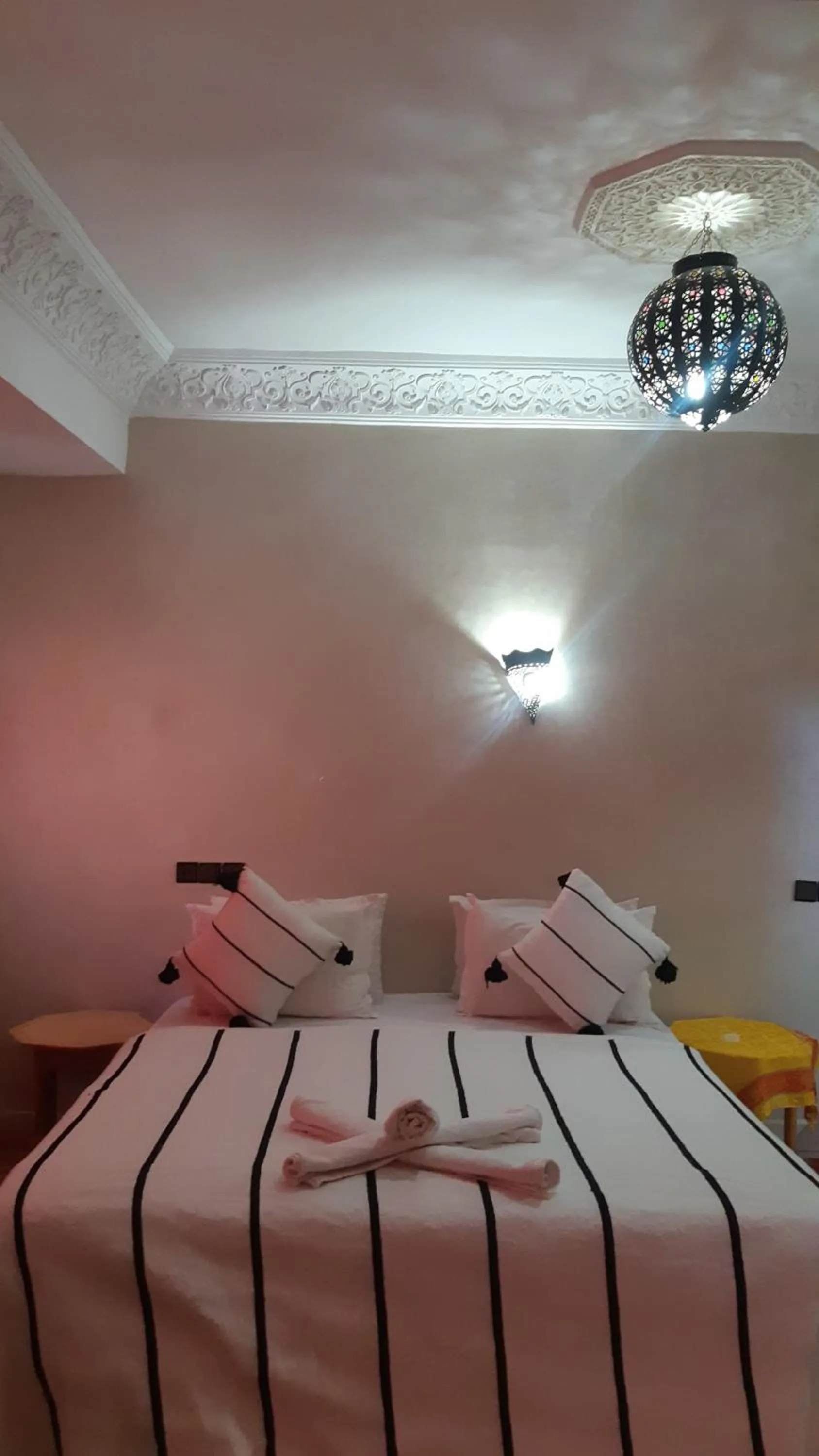 Bed in Hôtel Restaurant Dar Al Madina