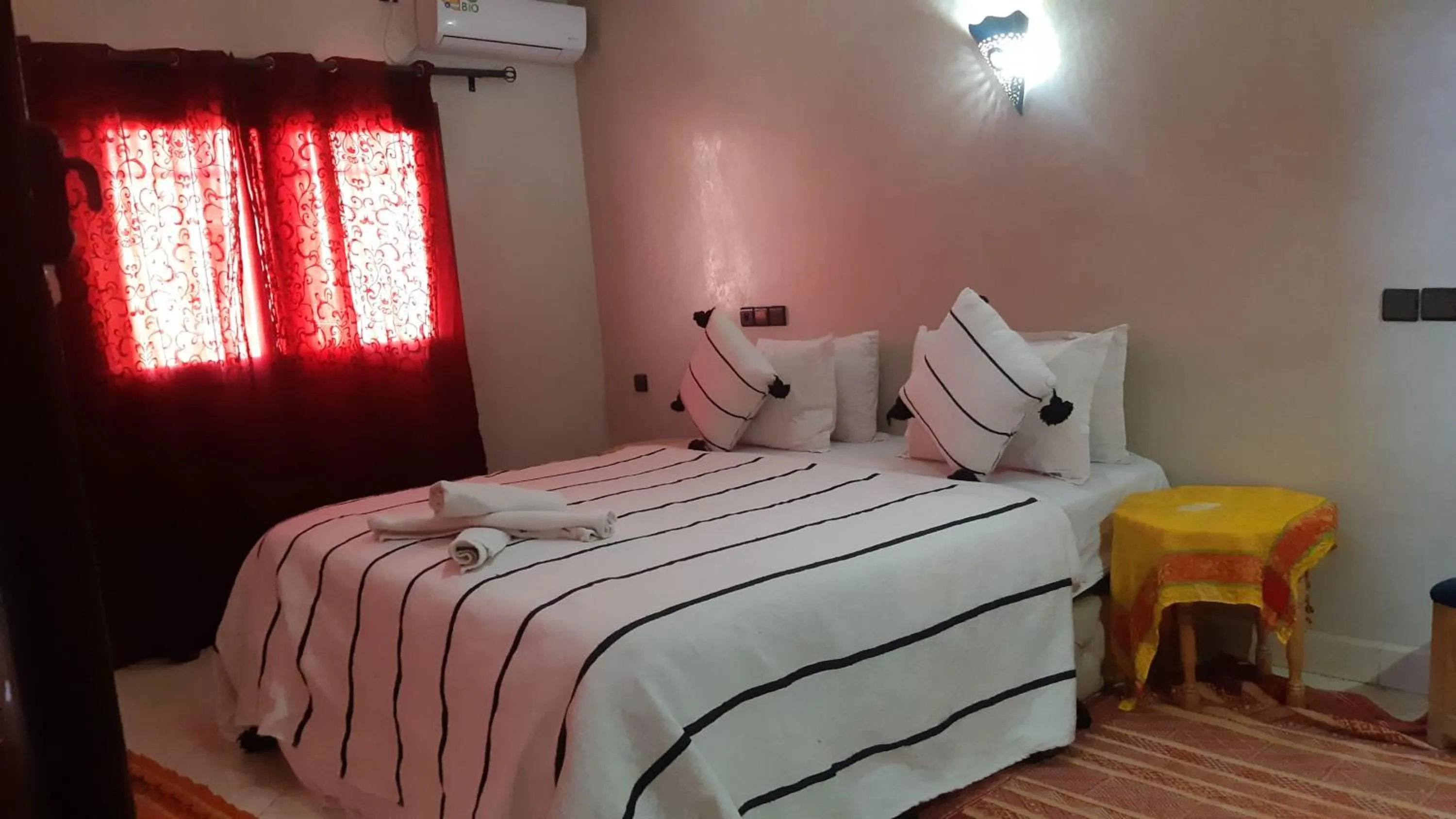 Photo of the whole room, Bed in Hôtel Restaurant Dar Al Madina