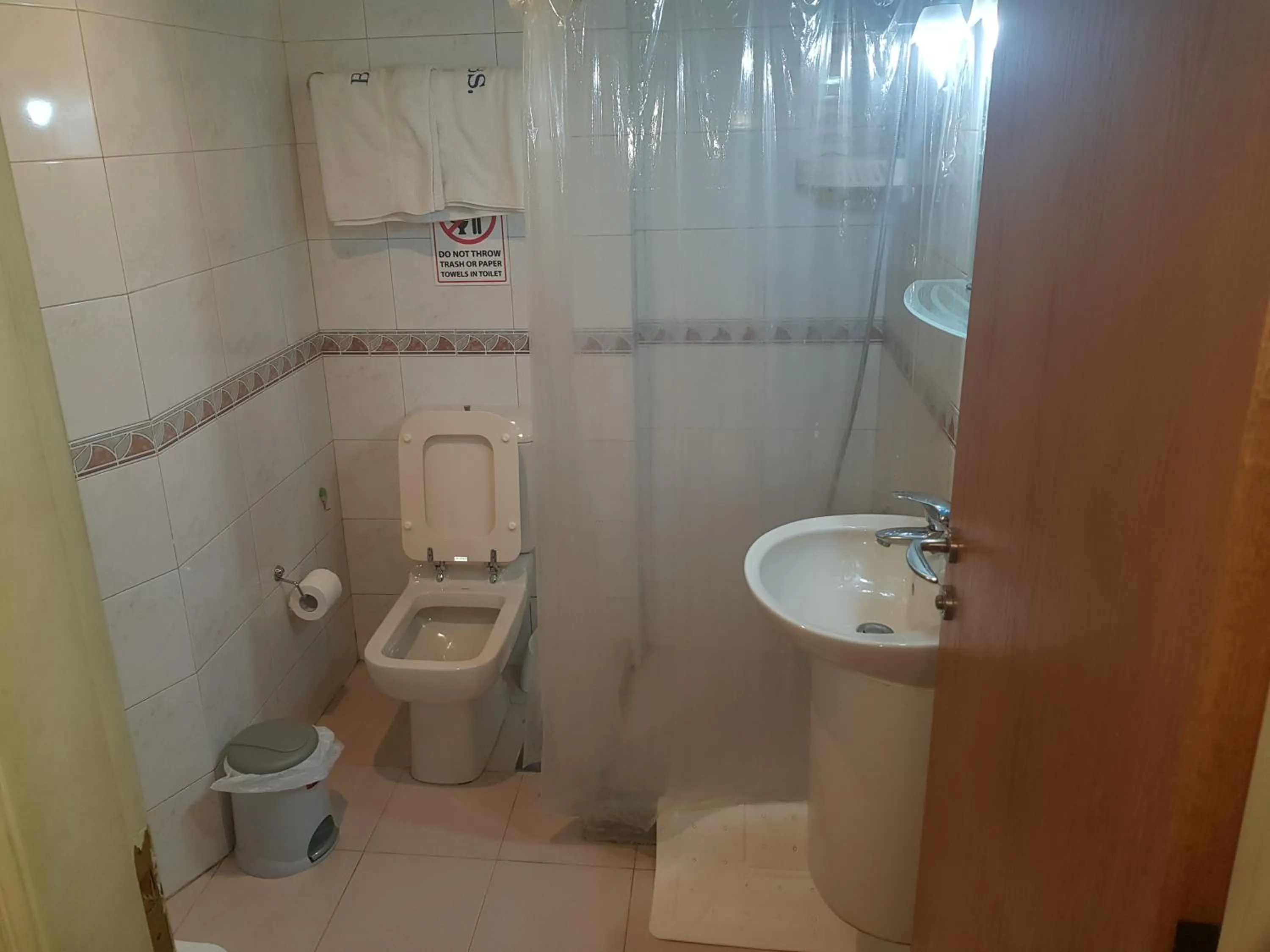 Shower in Adma Blue Screen