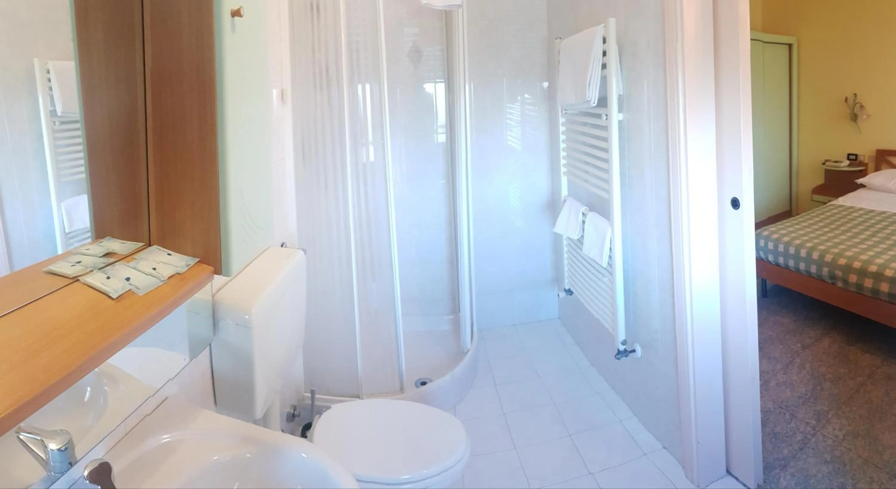 Shower in Hotel la candela