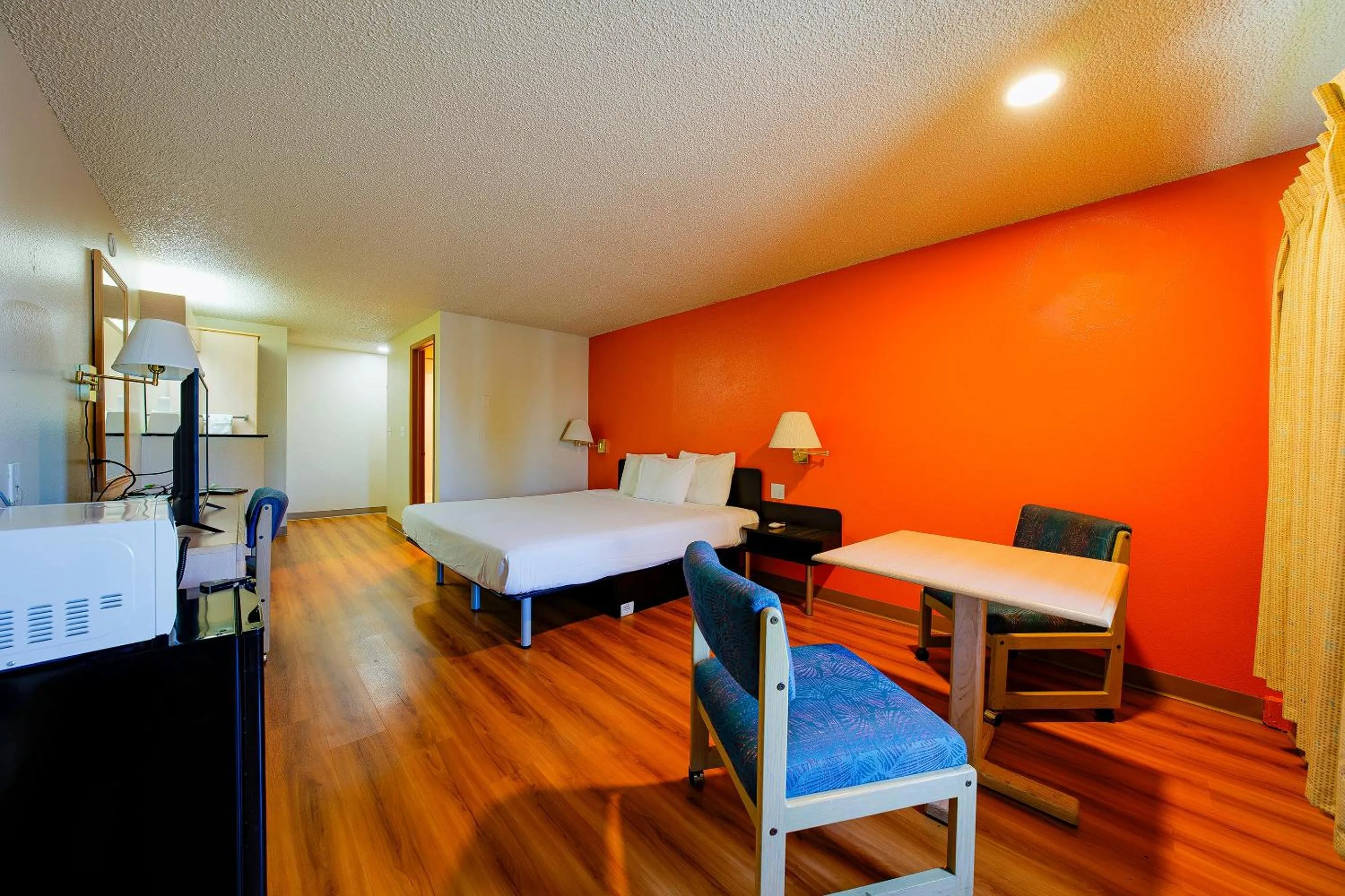 Bedroom, Bed in OYO Hotel Hermiston OR, Downtown