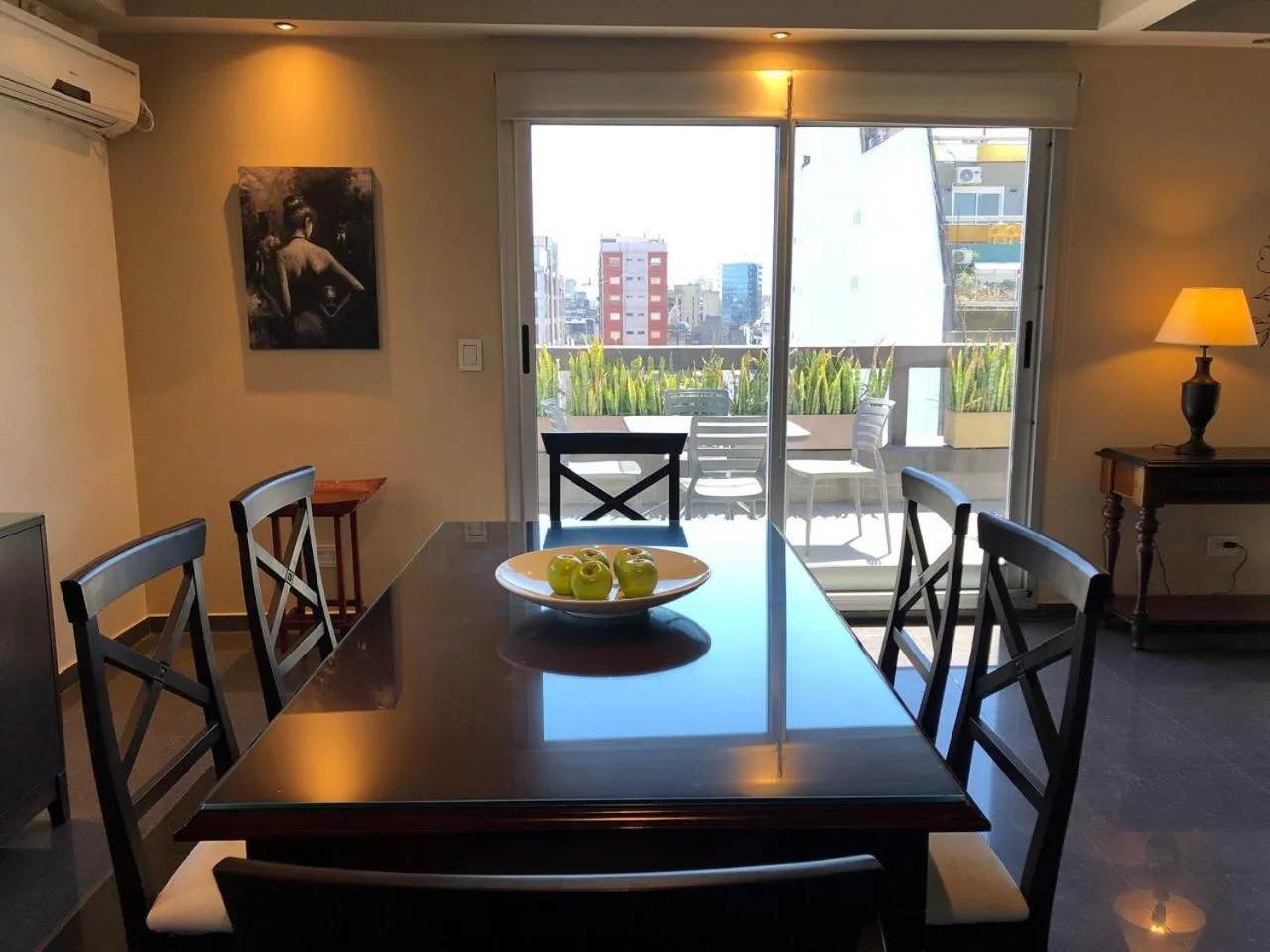 Dining area in Uno Buenos Aires Suites