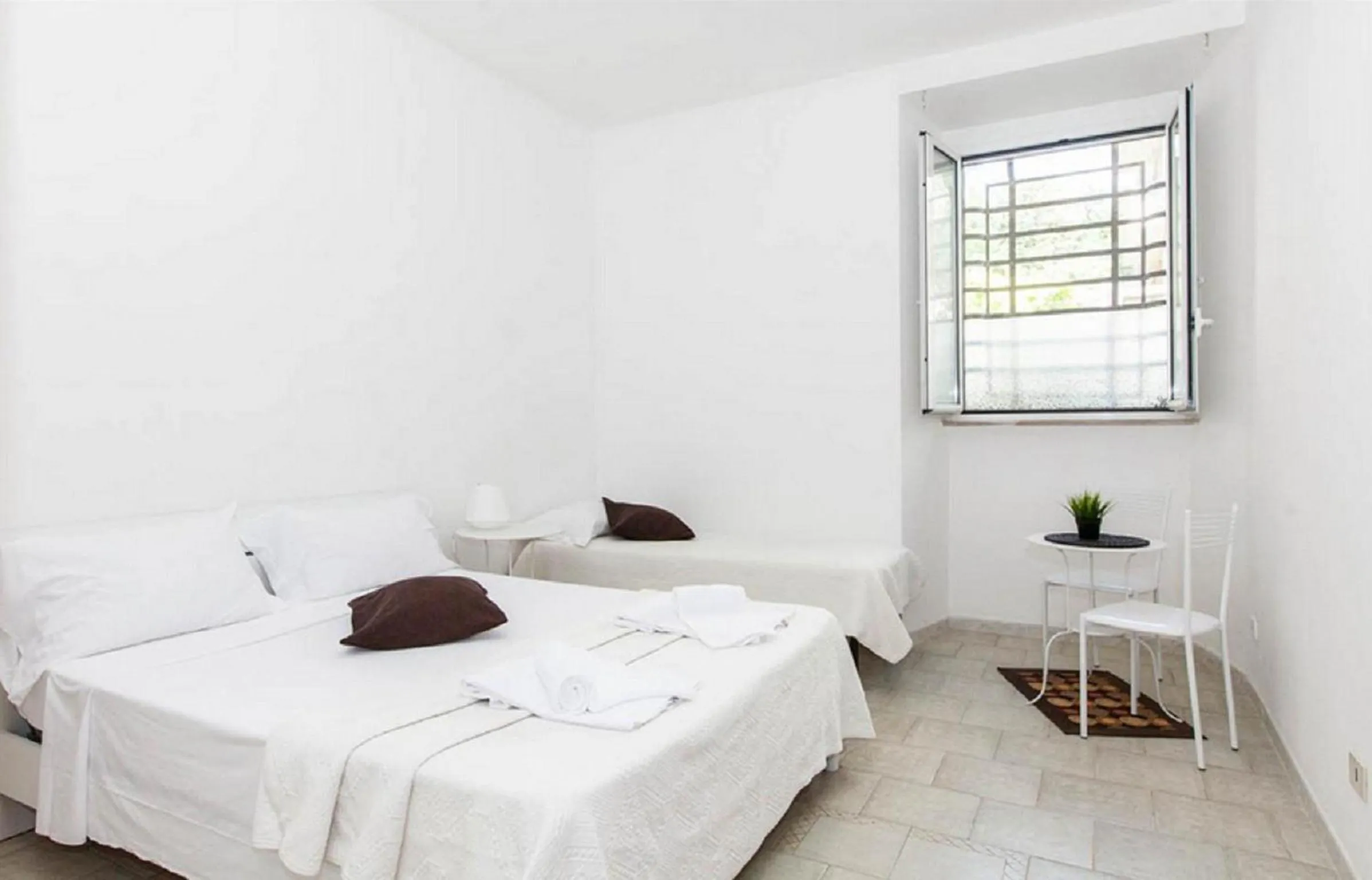 Bedroom, Bed in Al Colosseo 8