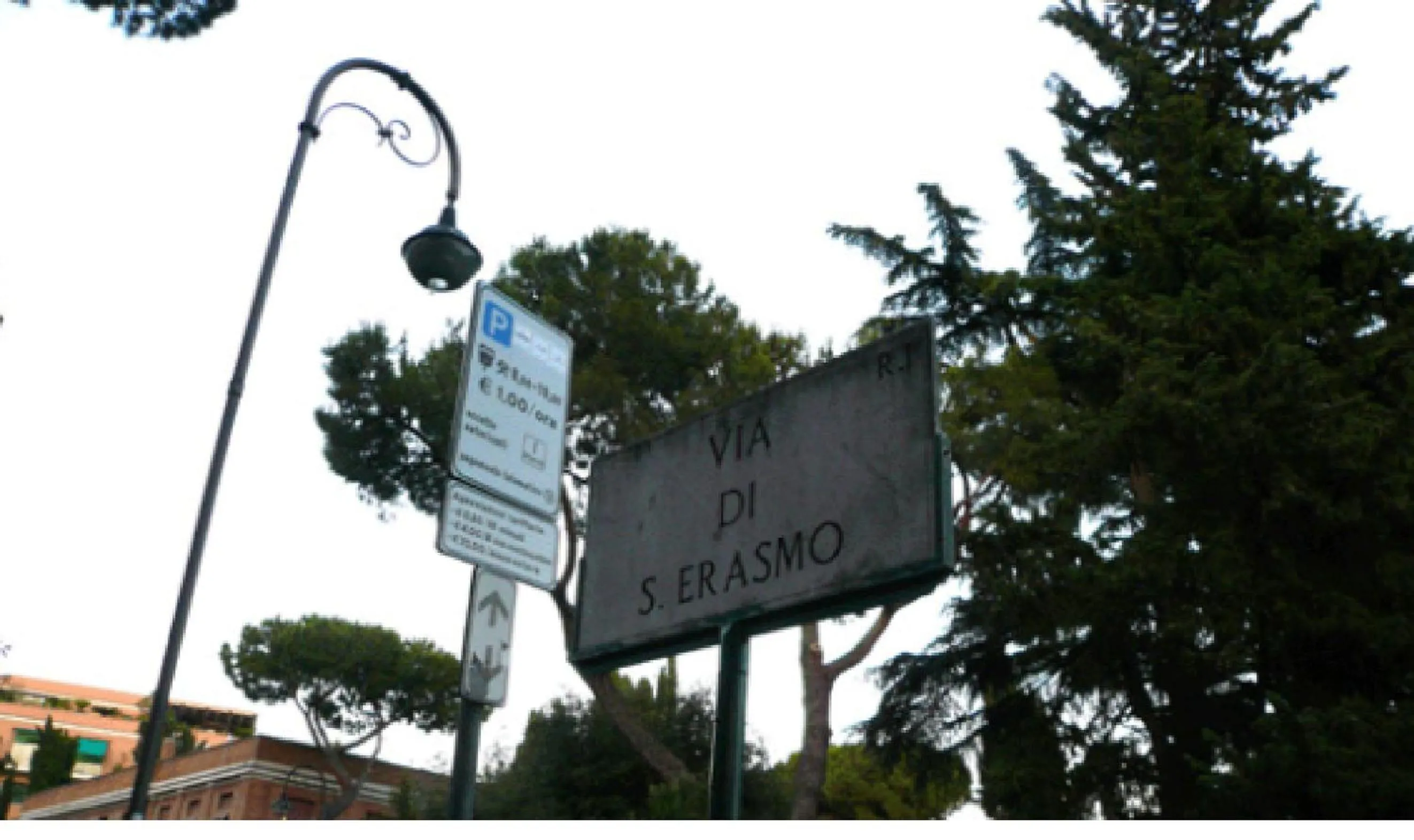 Property building in Al Colosseo 8