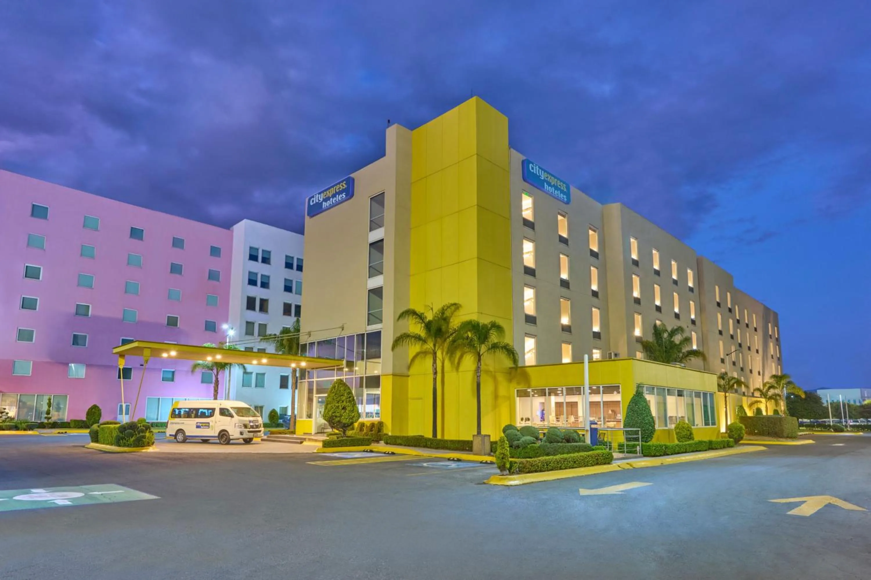 Property building in City Express by Marriott Toluca