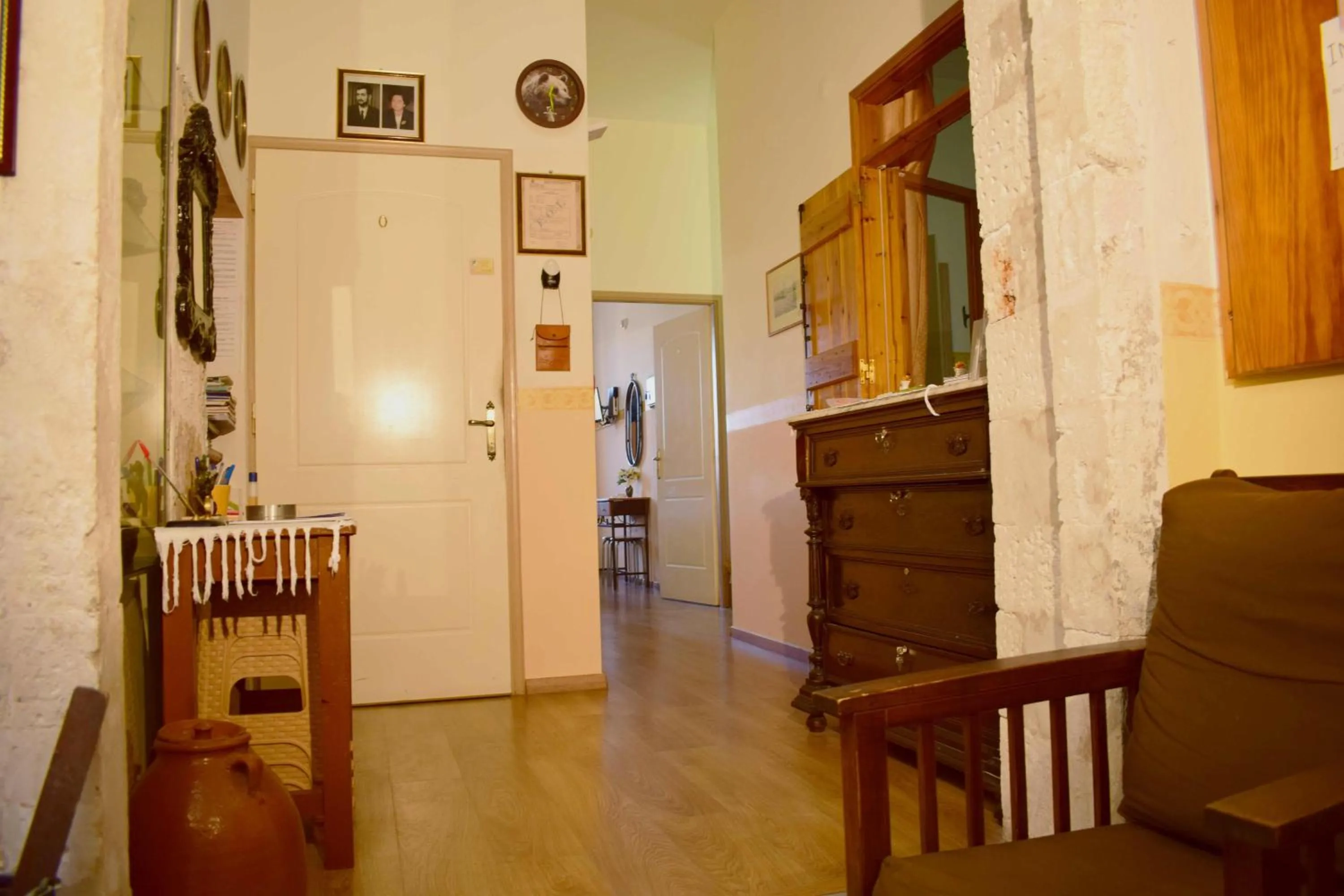 Property building in Stoa Rooms