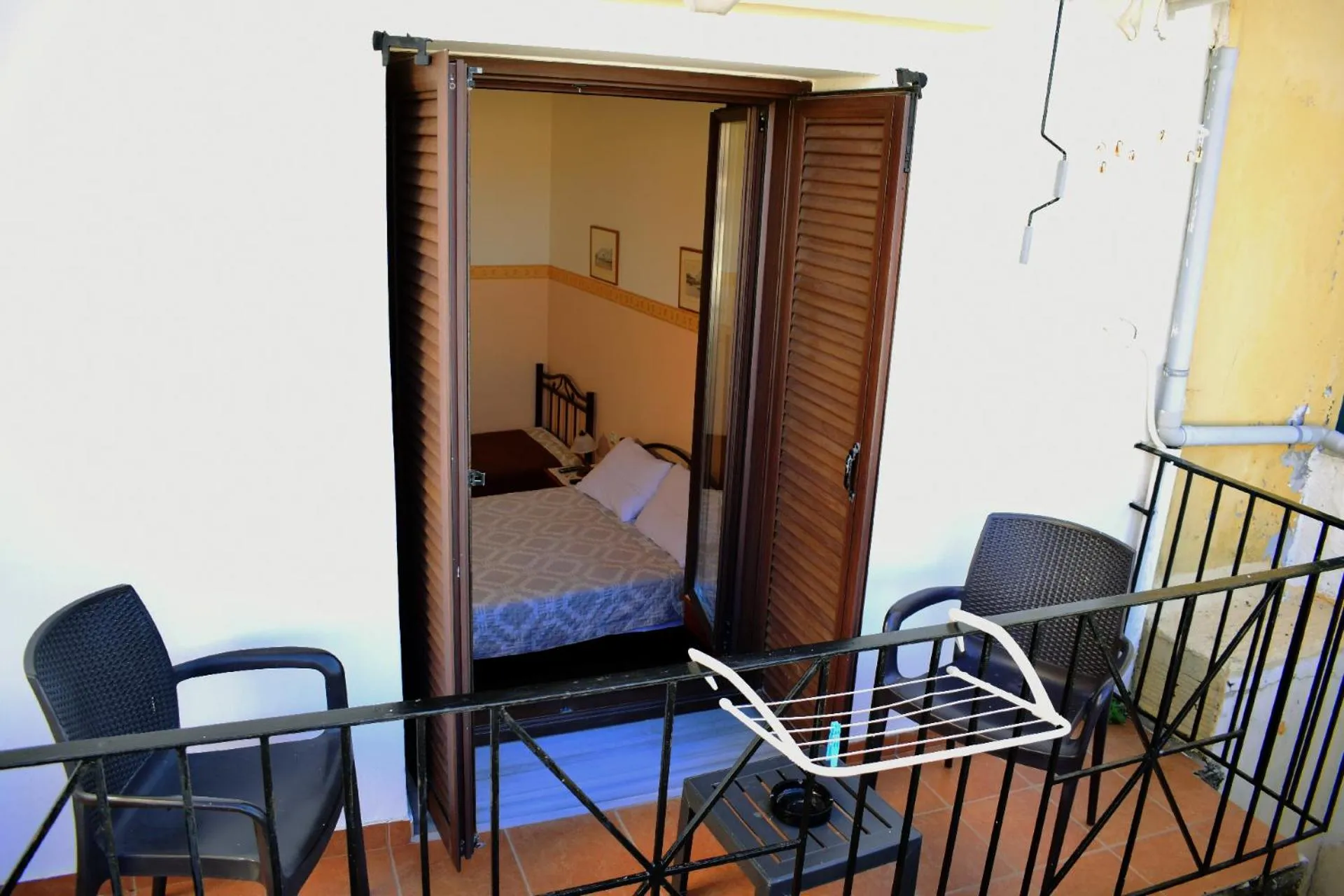 Nearby landmark, Bed in Stoa Rooms