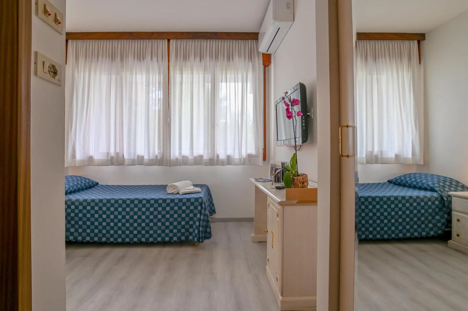 Bedroom, Bed in Hotel Adriaco