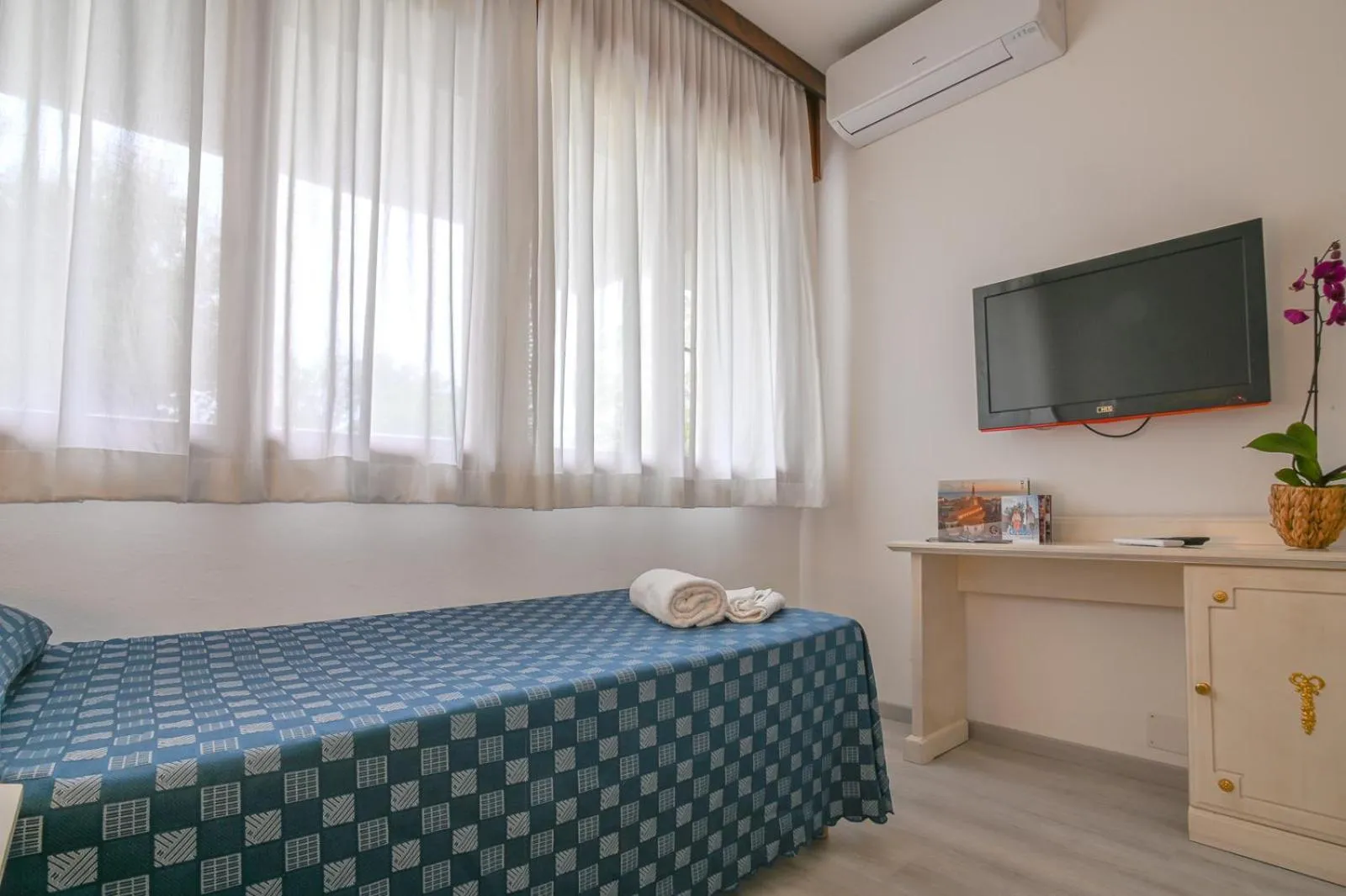 Bedroom, Bed in Hotel Adriaco