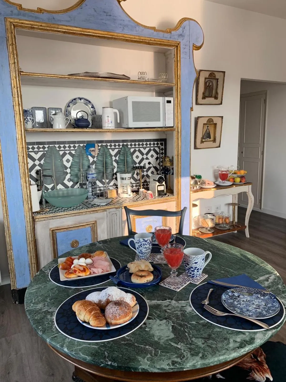 Eleventh Floor Suites