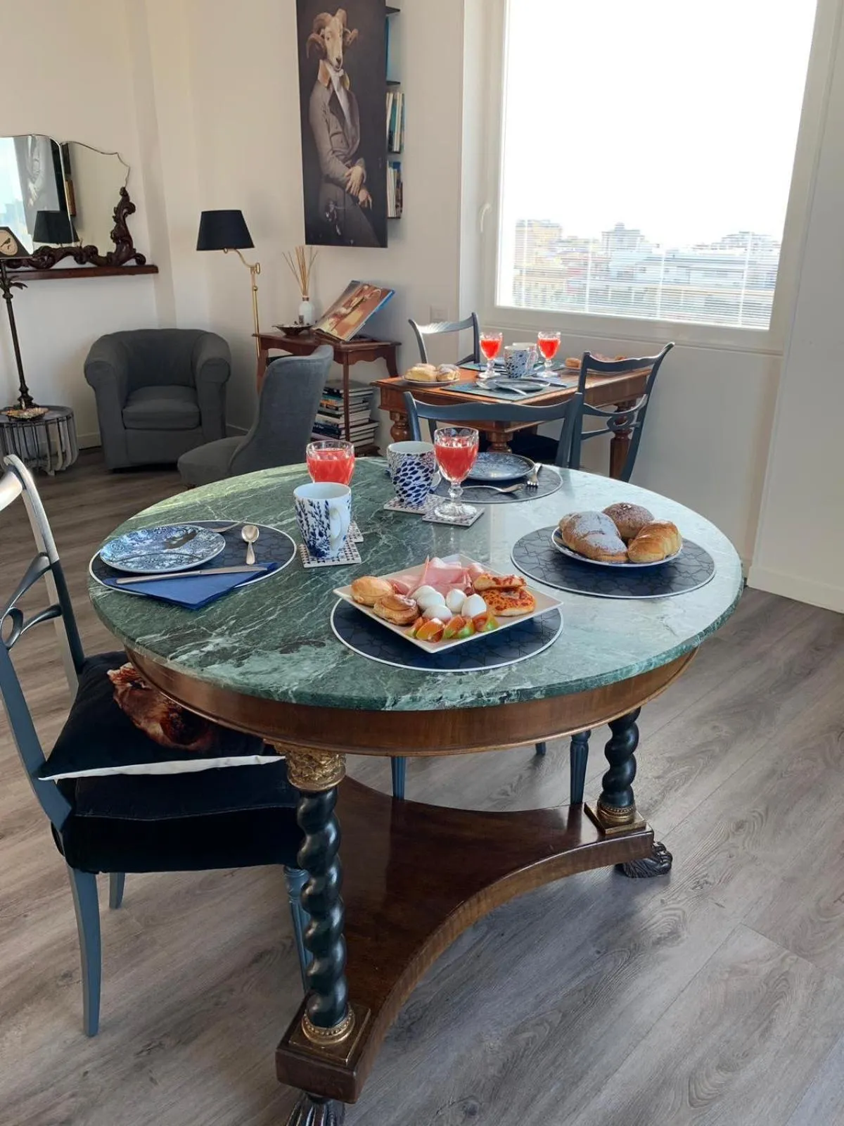 Eleventh Floor Suites