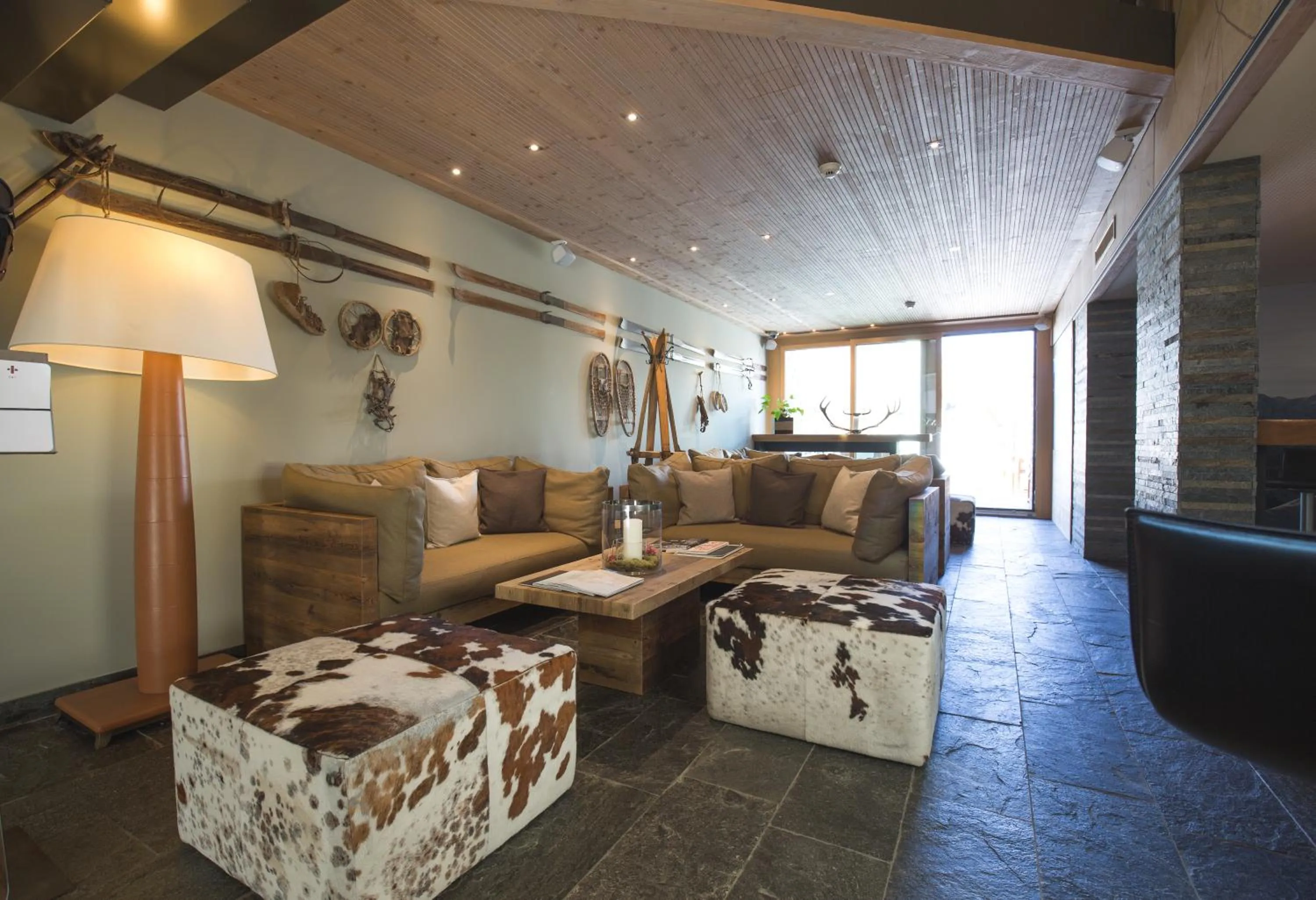 Lobby or reception in Nira Alpina