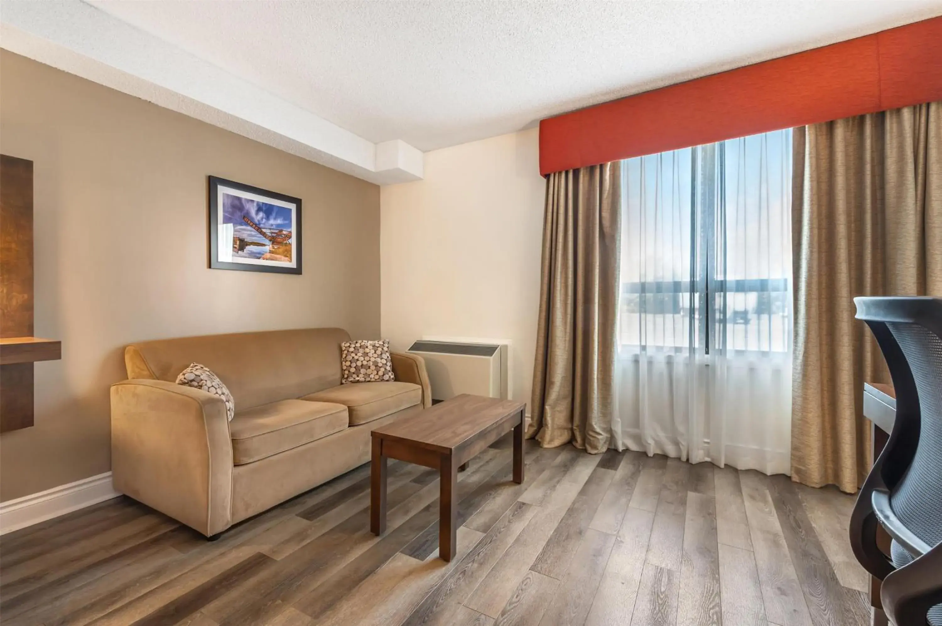 Bedroom in Best Western Smiths Falls Hotel Bedroom in Best Western Smiths Falls Hotel