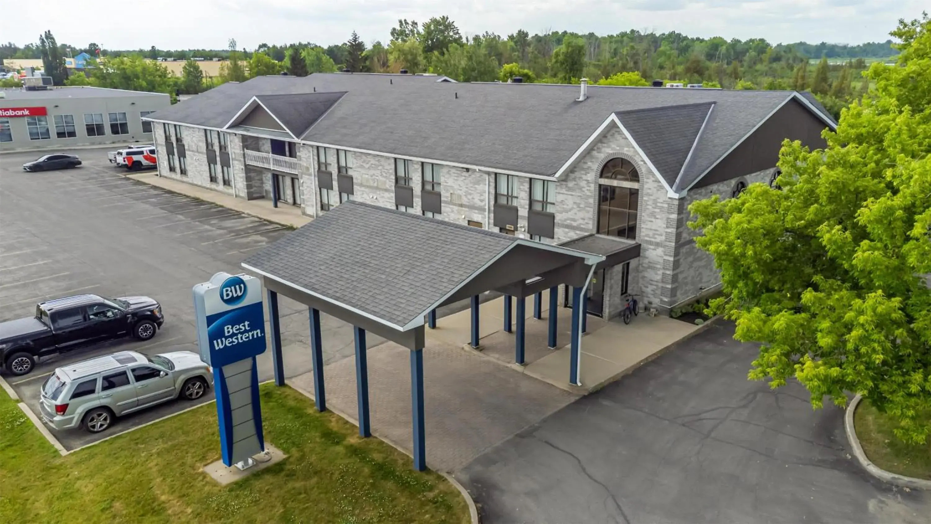 Property building in Best Western Smiths Falls Hotel Property building in Best Western Smiths Falls Hotel