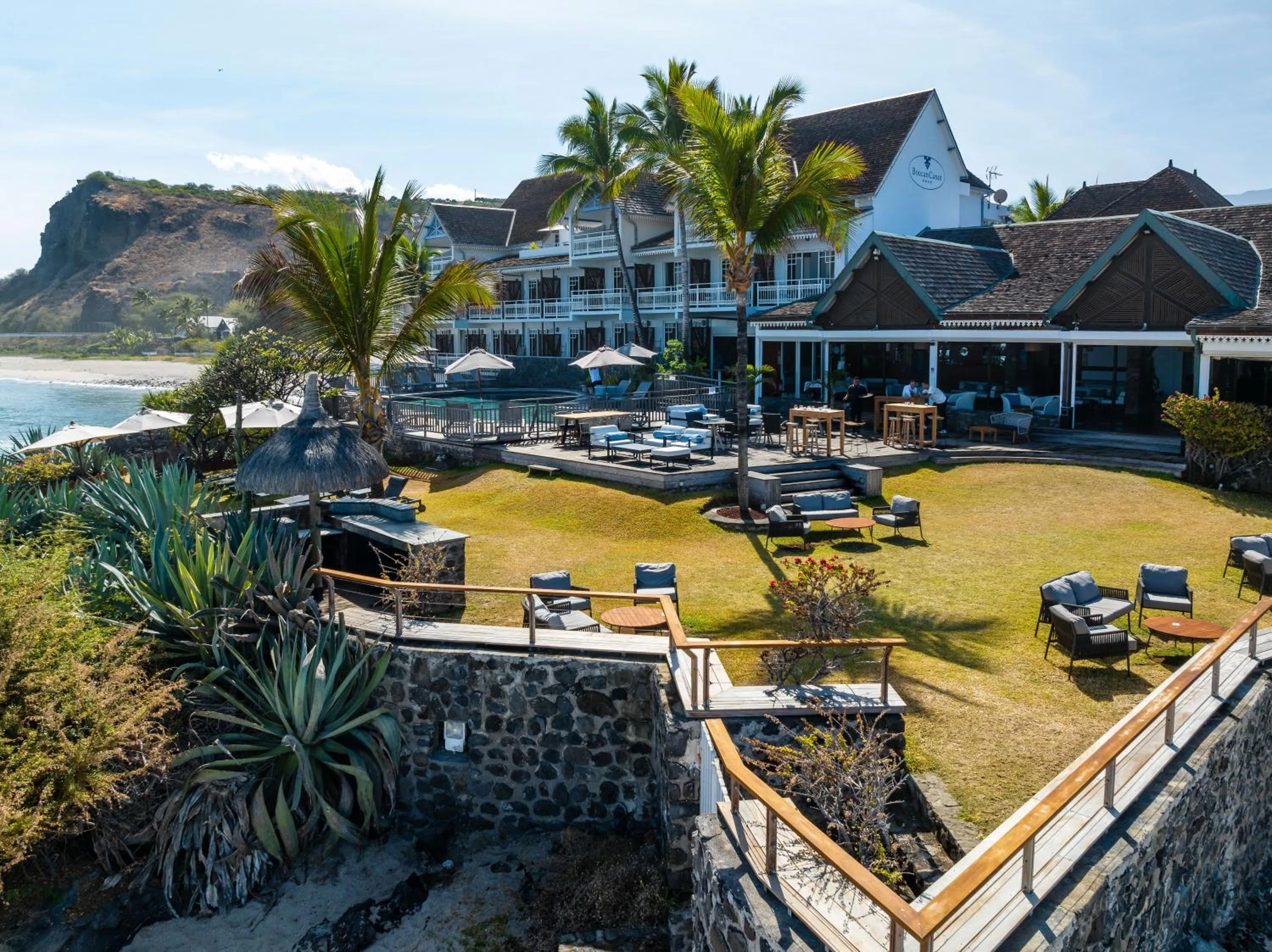 Property building in Hotel Le Boucan Canot