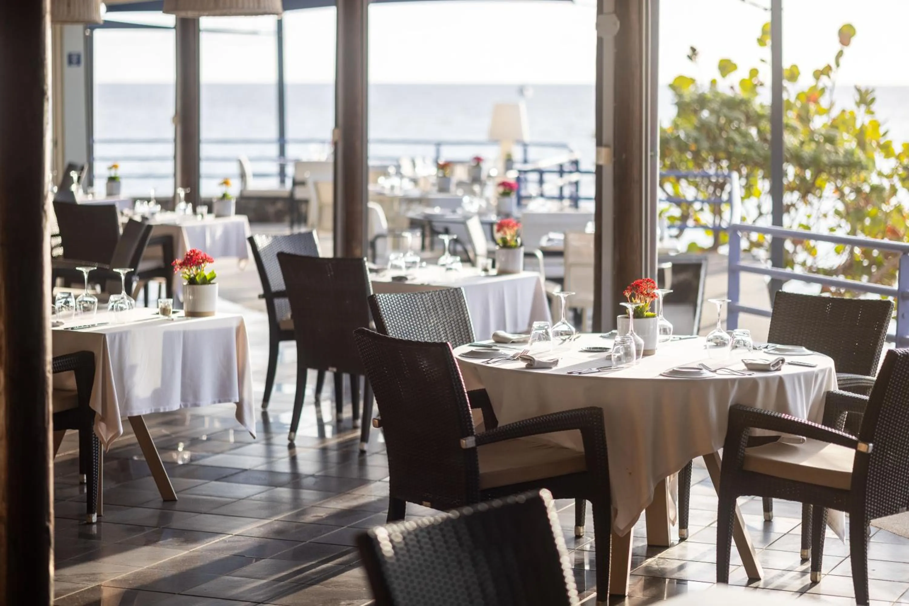 Restaurant/places to eat in Hotel Le Boucan Canot