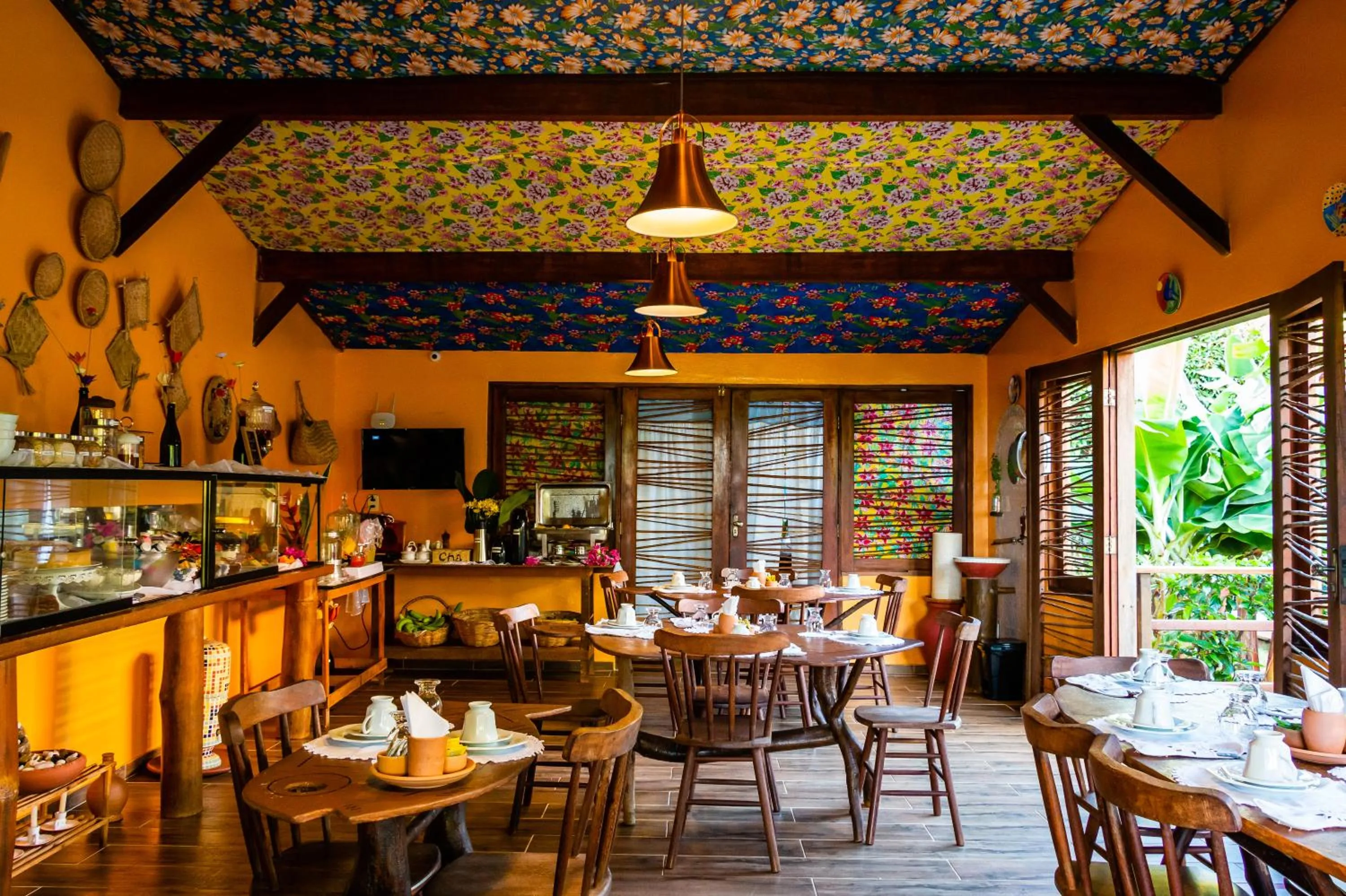 Restaurant/places to eat in Pousada Mar Aberto