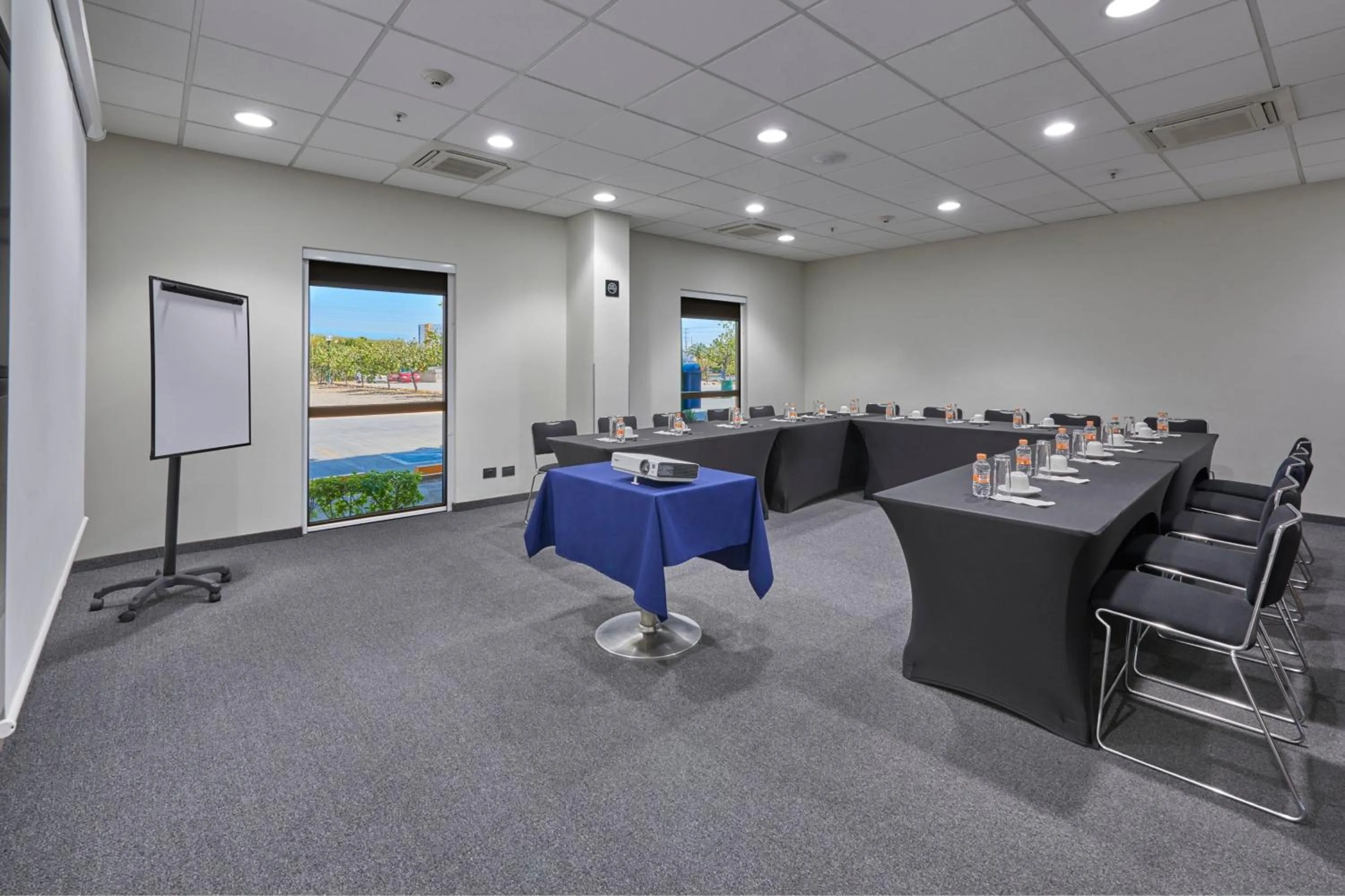 Meeting/conference room in City Express by Marriott Queretaro Autopista