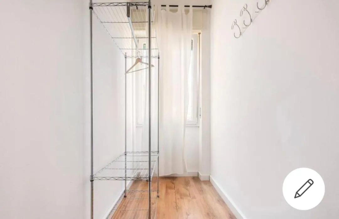 ES - Essential Solution & Emotion Stories (locazione turistica)