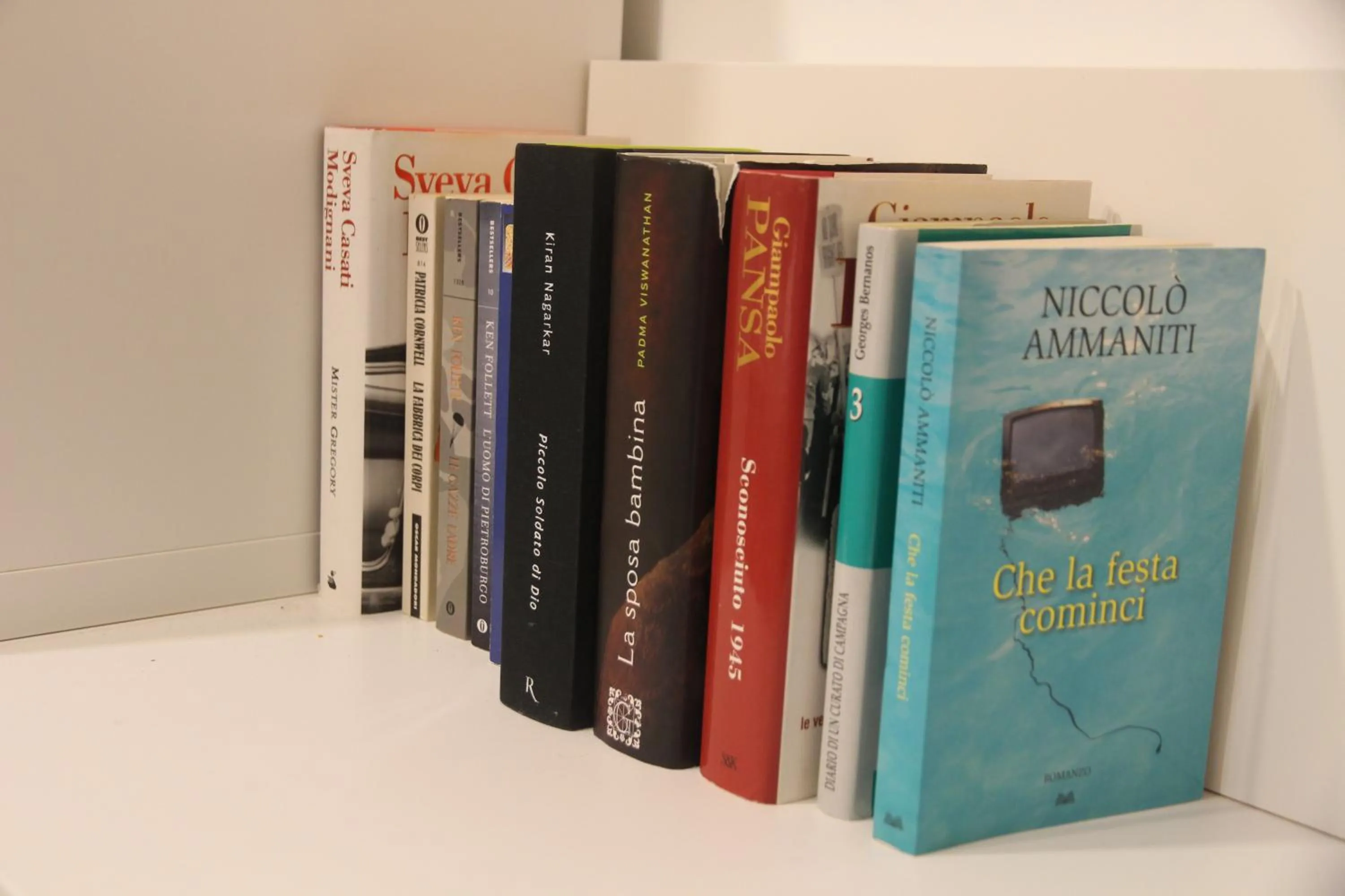 Library in ES - Essential Solution & Emotion Stories (locazione turistica)