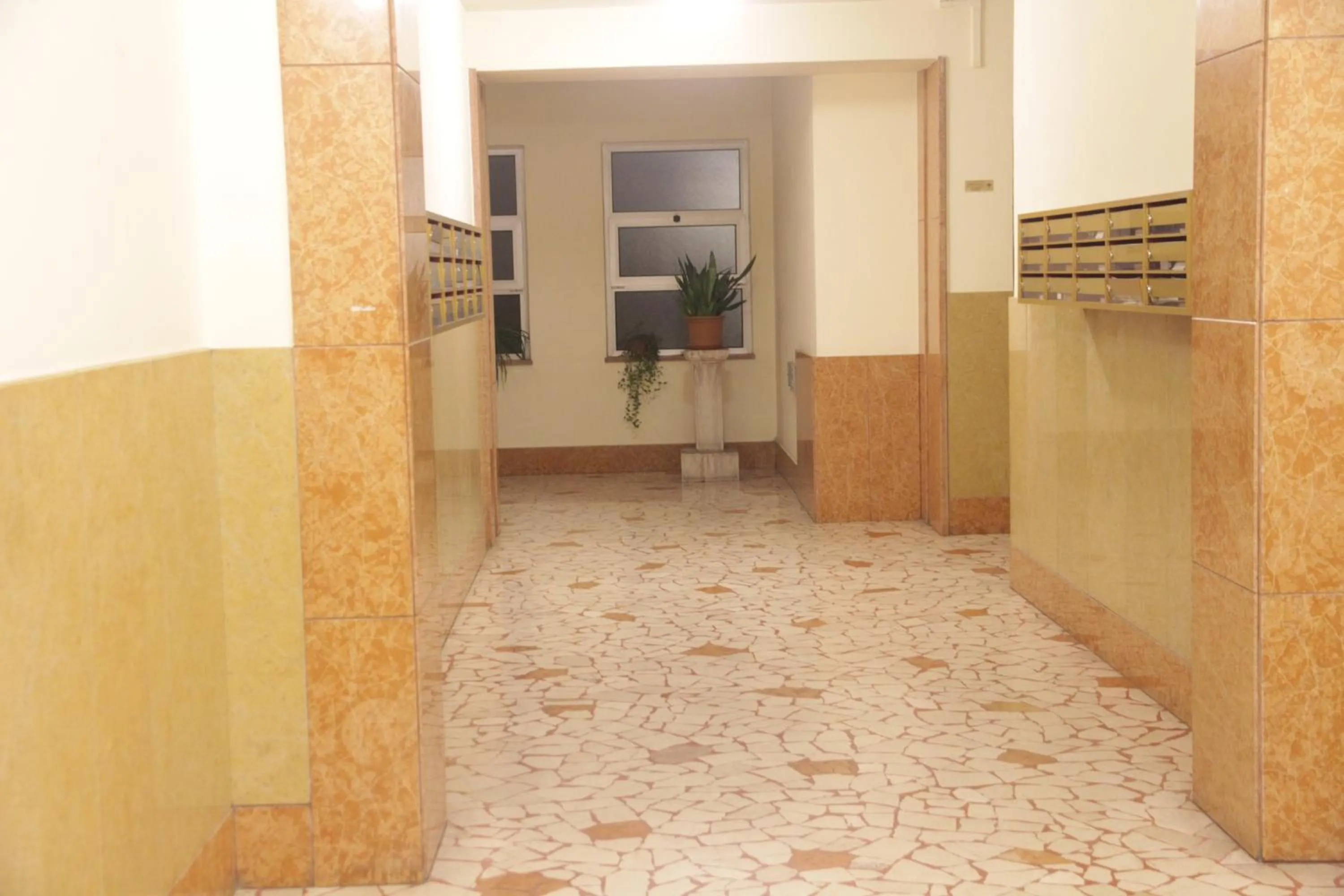 Property building in ES - Essential Solution & Emotion Stories (locazione turistica)