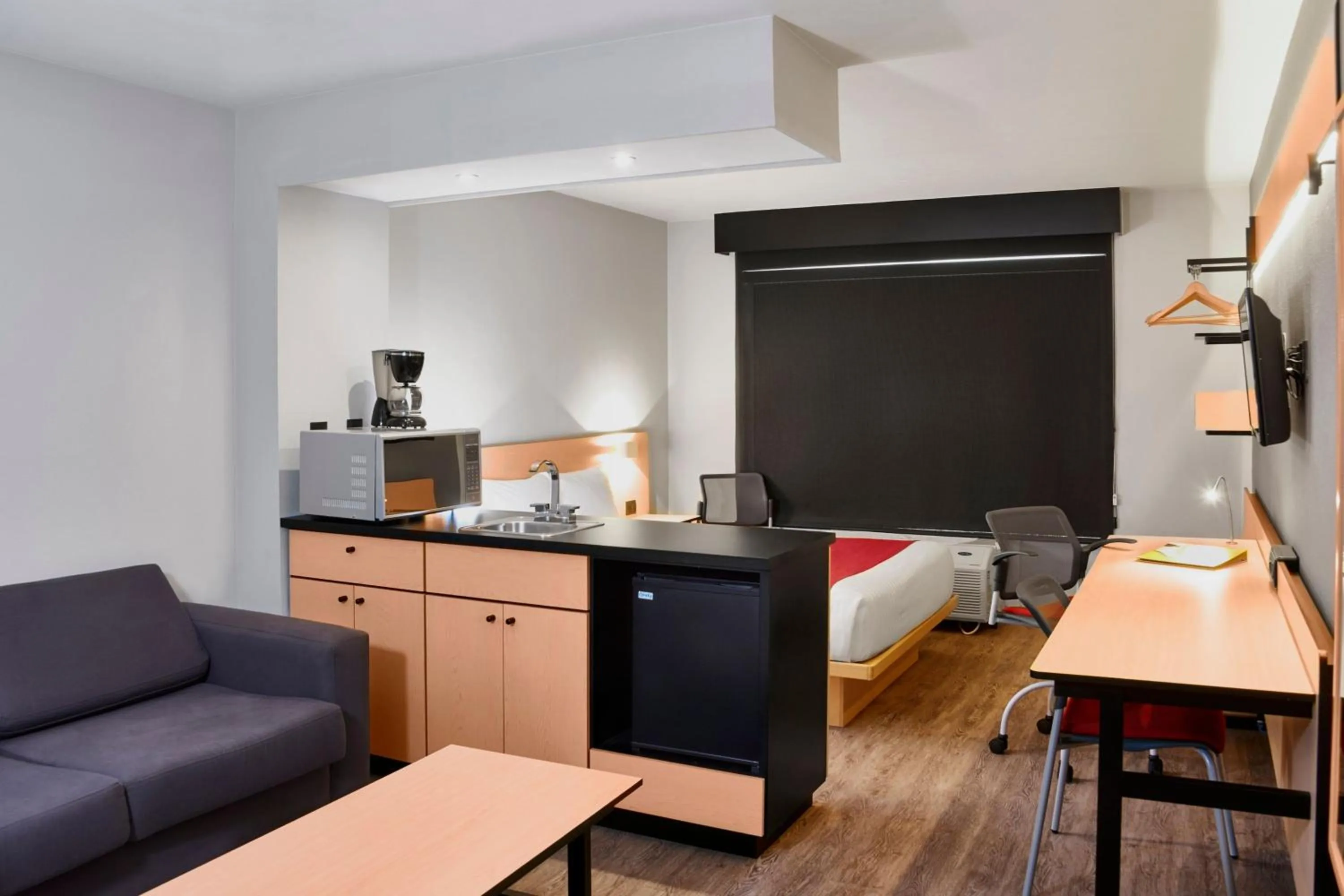 Bedroom, Bed in City Express by Marriott Leon