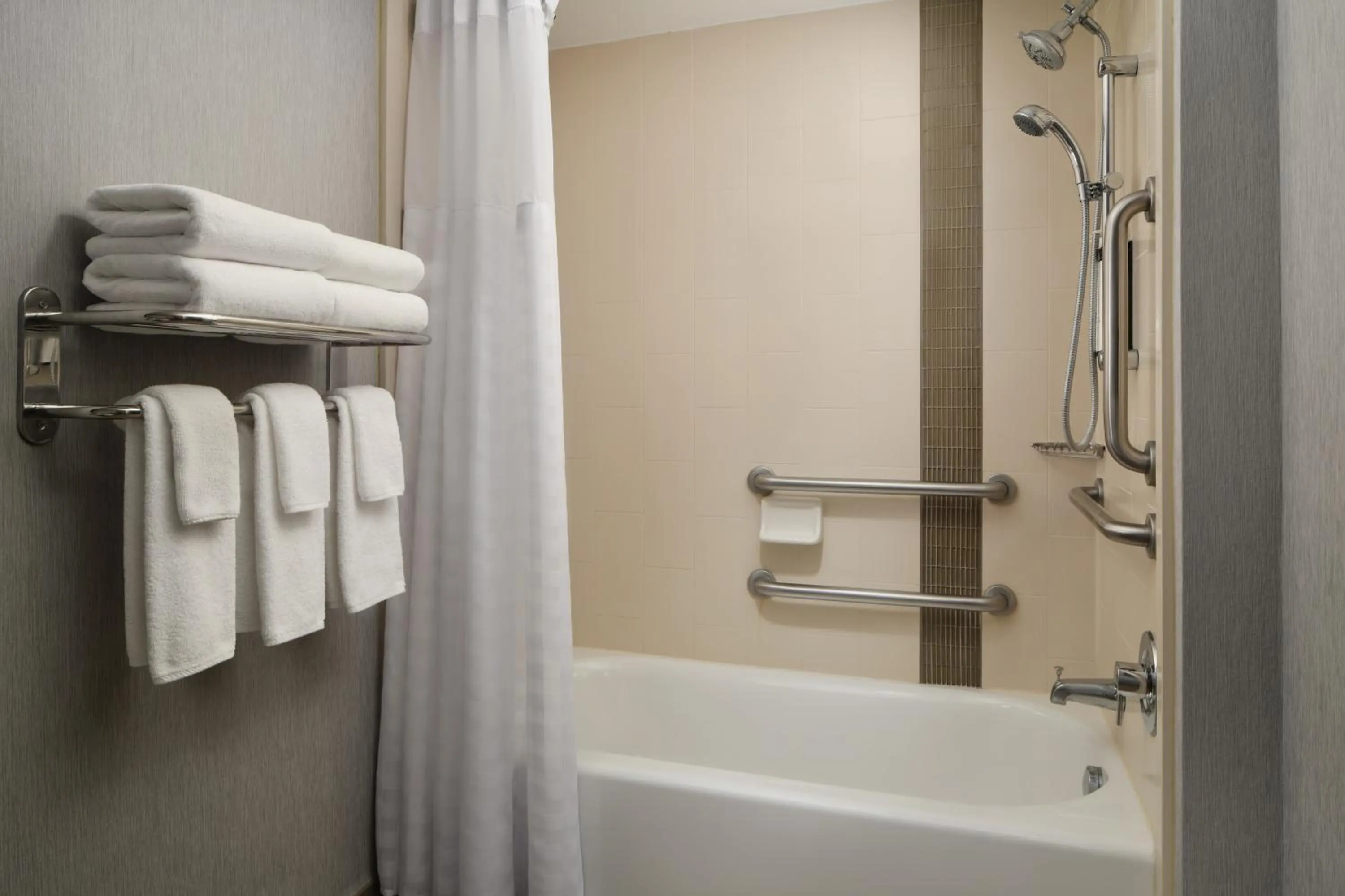 Shower in Hyatt Place Tampa Airport/Westshore