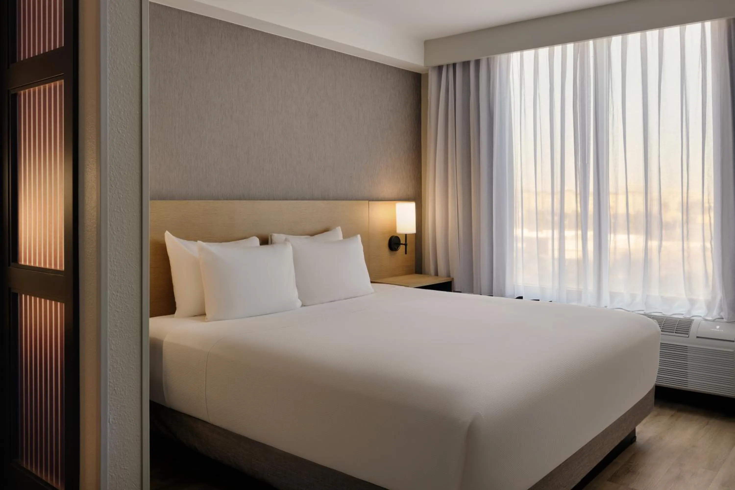 Bed in Hyatt Place Tampa Airport/Westshore