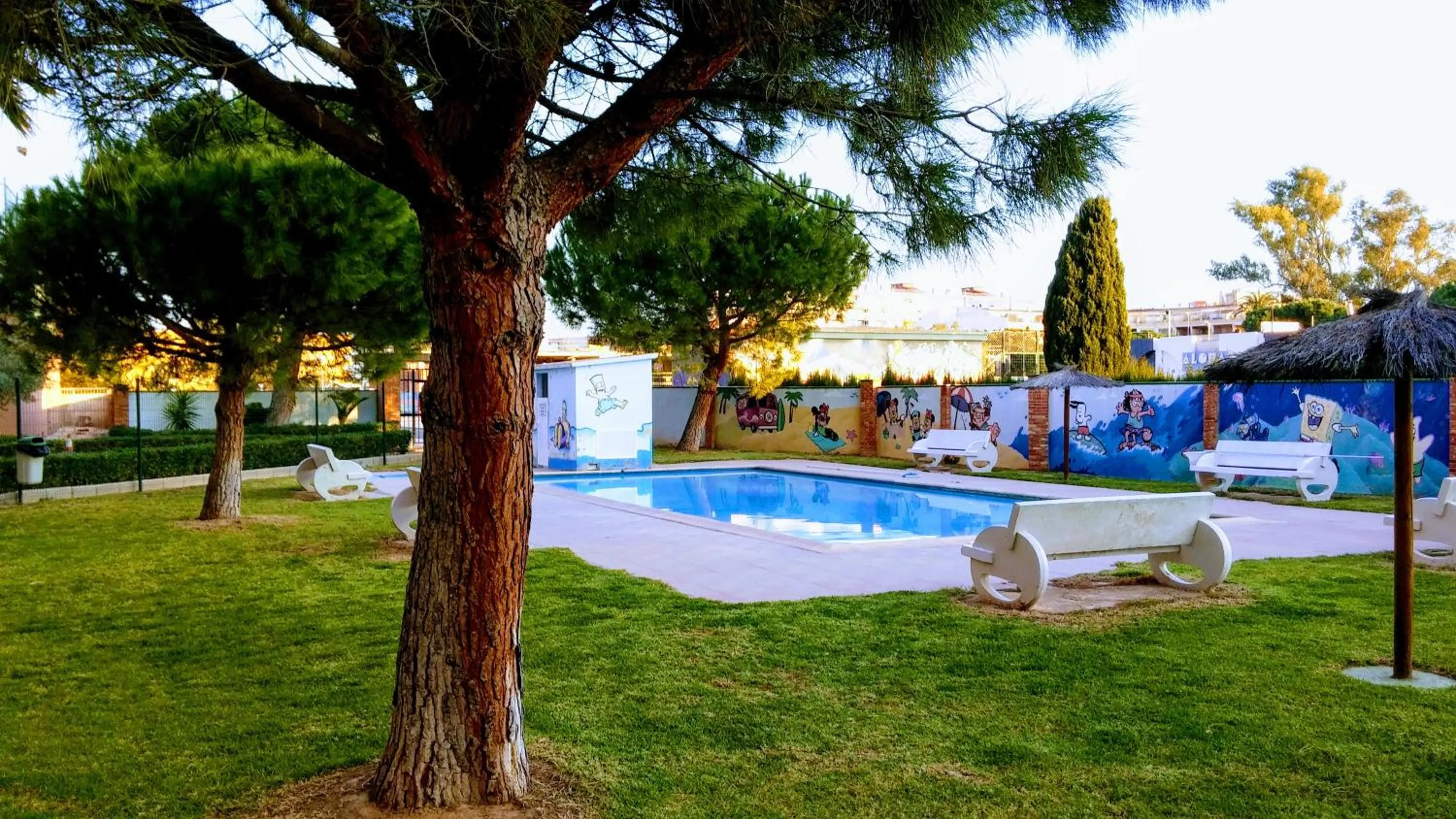 Apartamento Con Preciosas Vistas Al Mar,WIFI y piscina de temporada