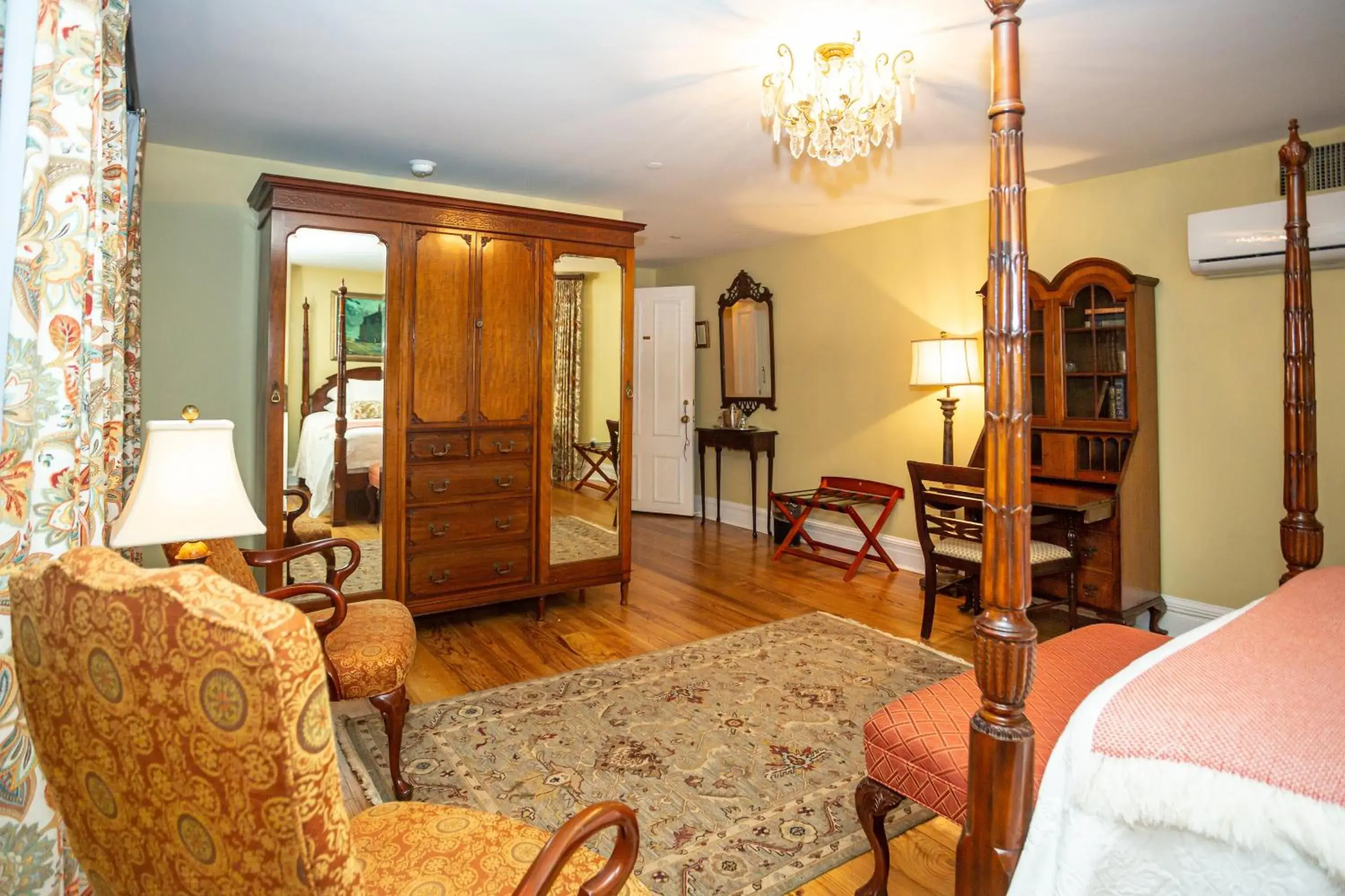 Photo of the whole room, Bed in Kehoe House, Historic Inns of Savannah Collection Photo of the whole room, Bed in Kehoe House, Historic Inns of Savannah Collection