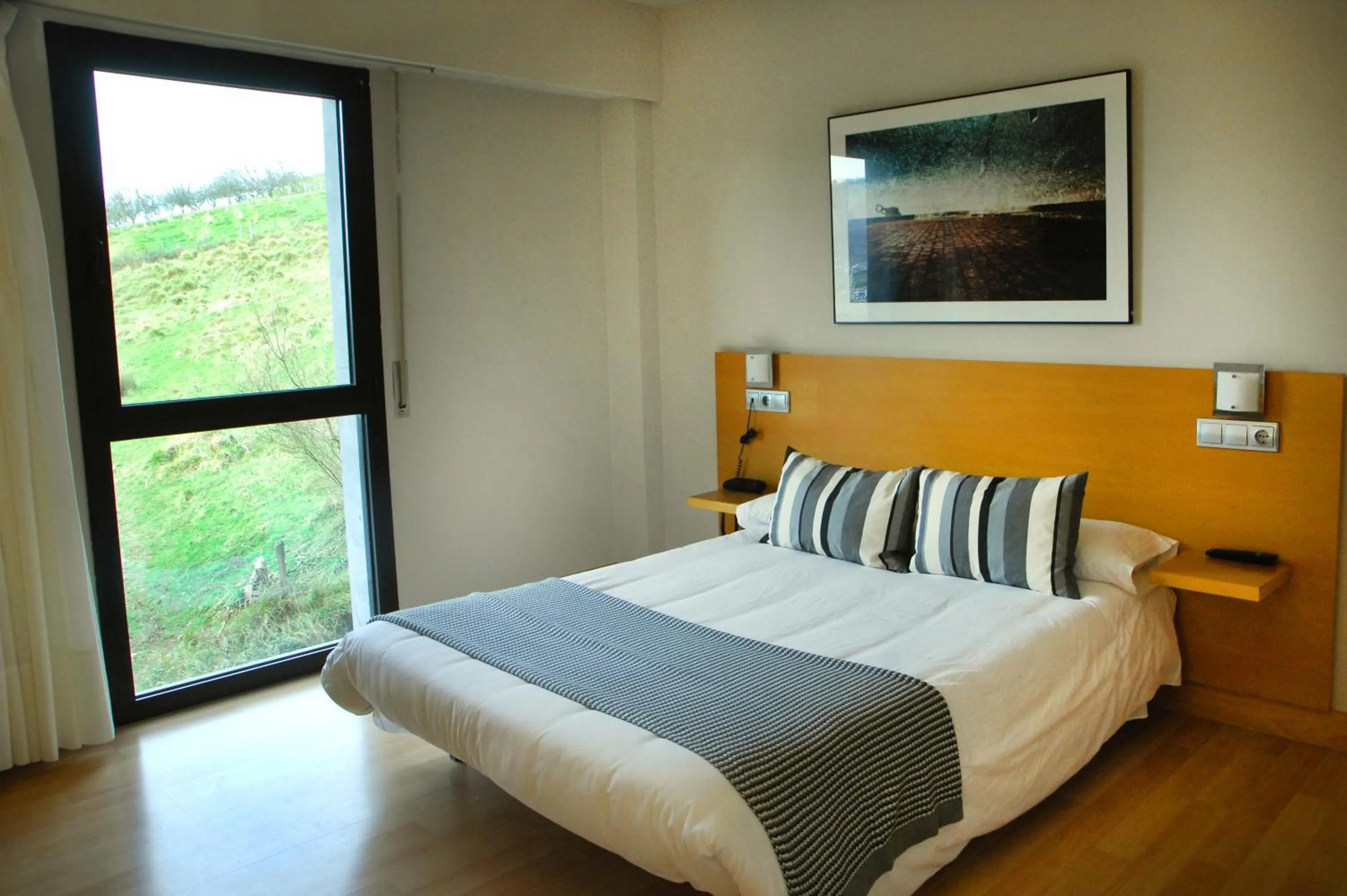 Bed in Hotel Txintxua