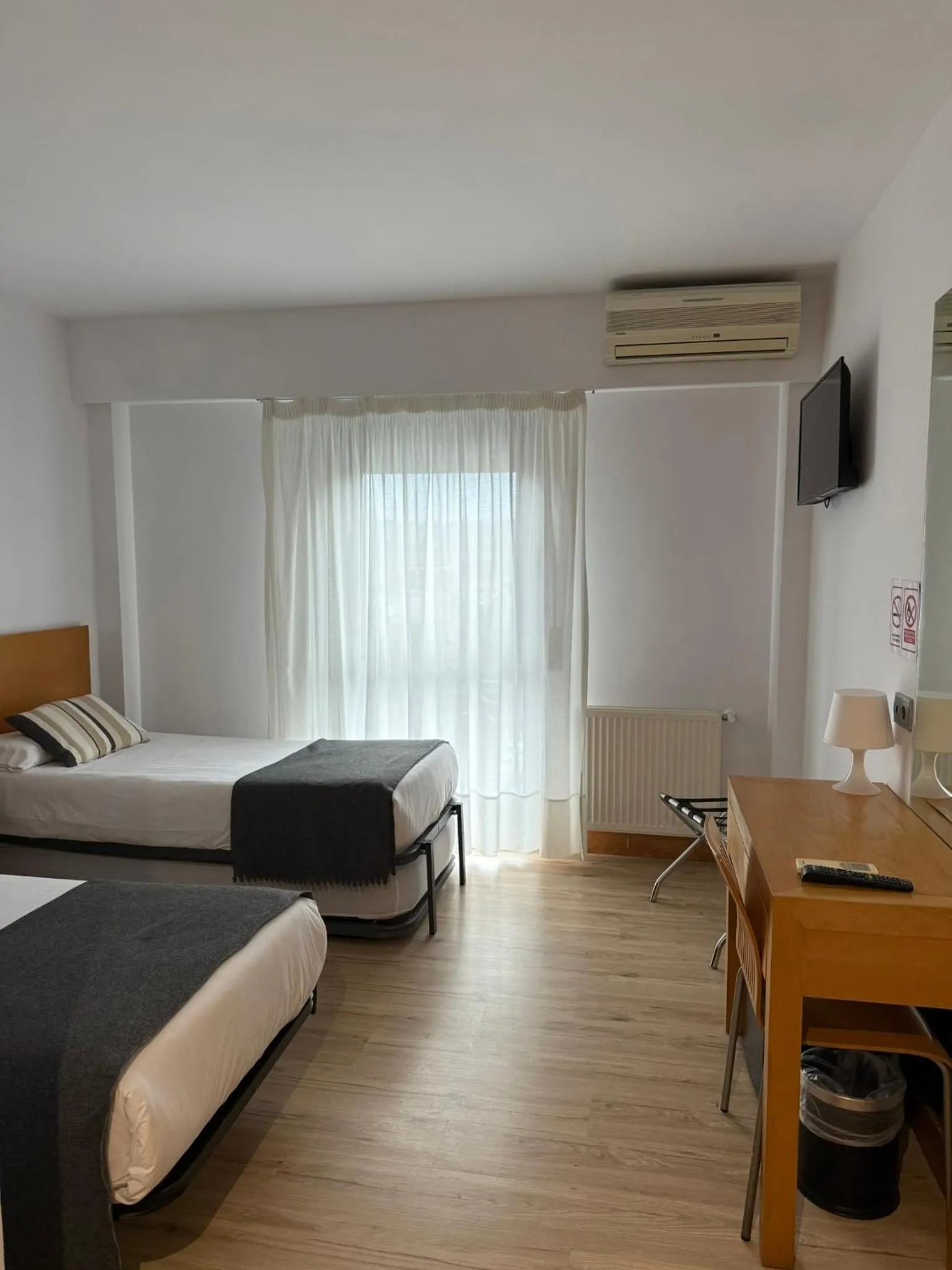 Bed in Hotel Txintxua